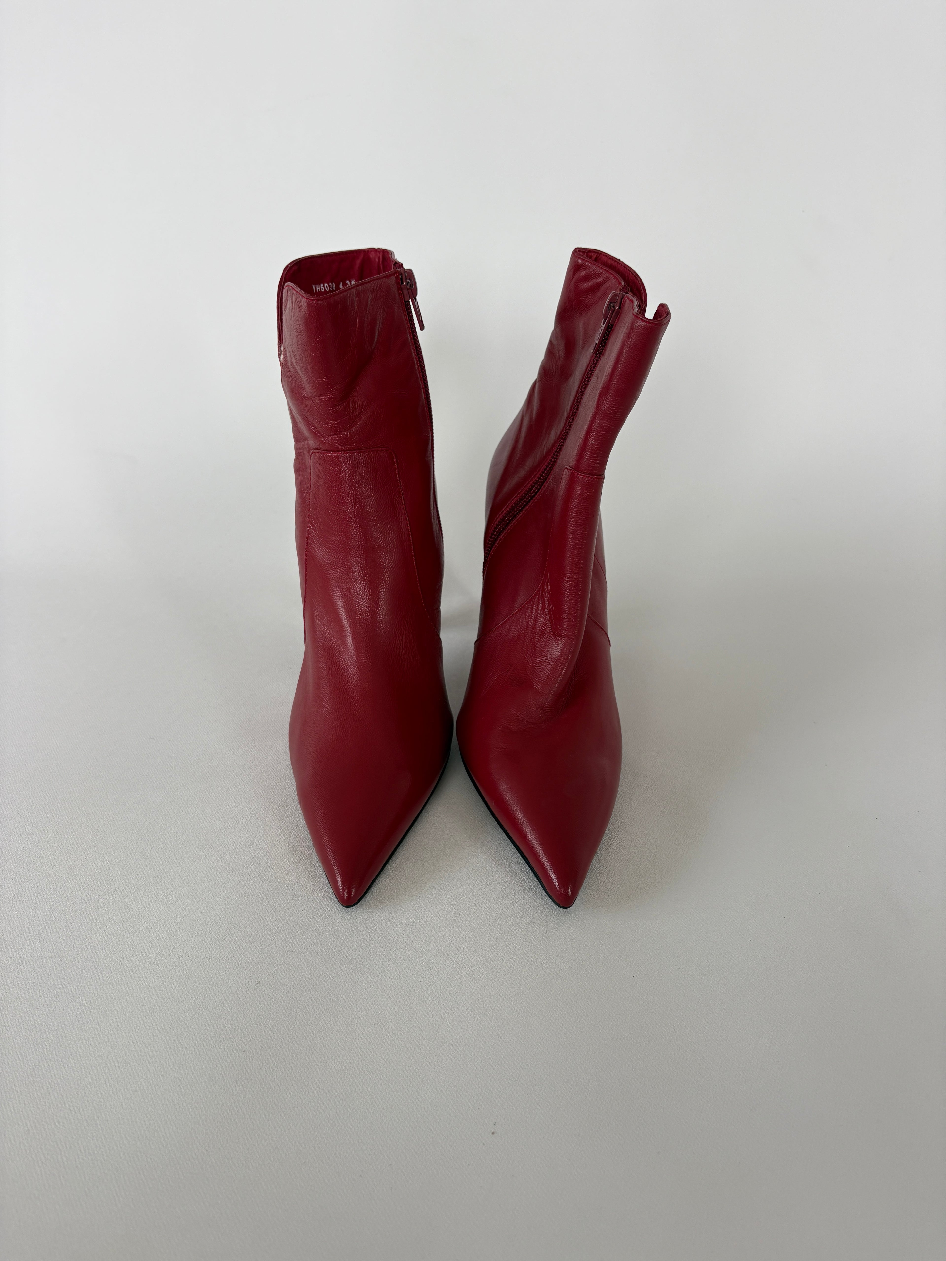 🔒1204 / Vintage Red Leather Boots w/ Silver Buckle