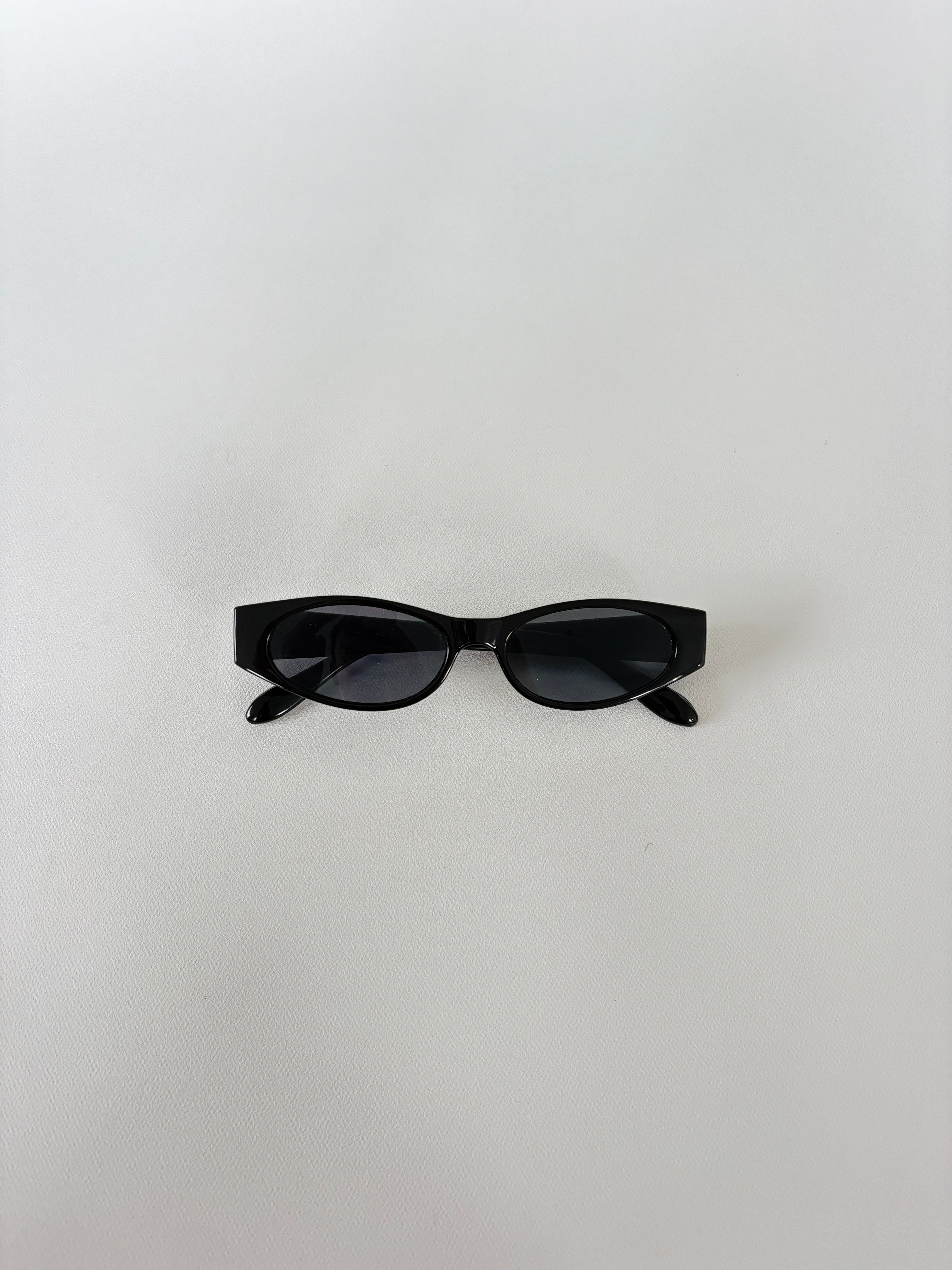 1217 / Black Skinny Sunglasses