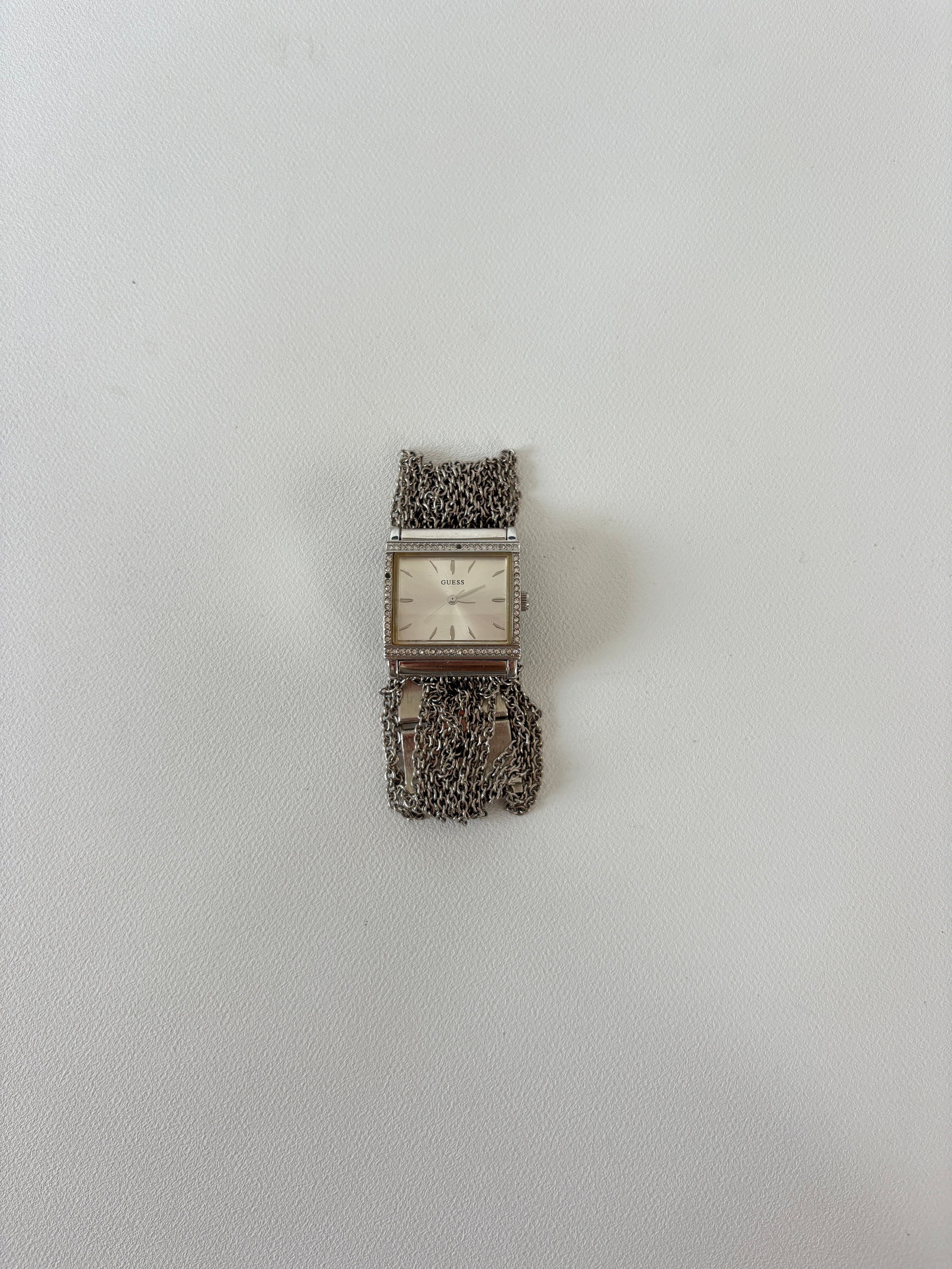1219 / Guess Silver Chain Watch