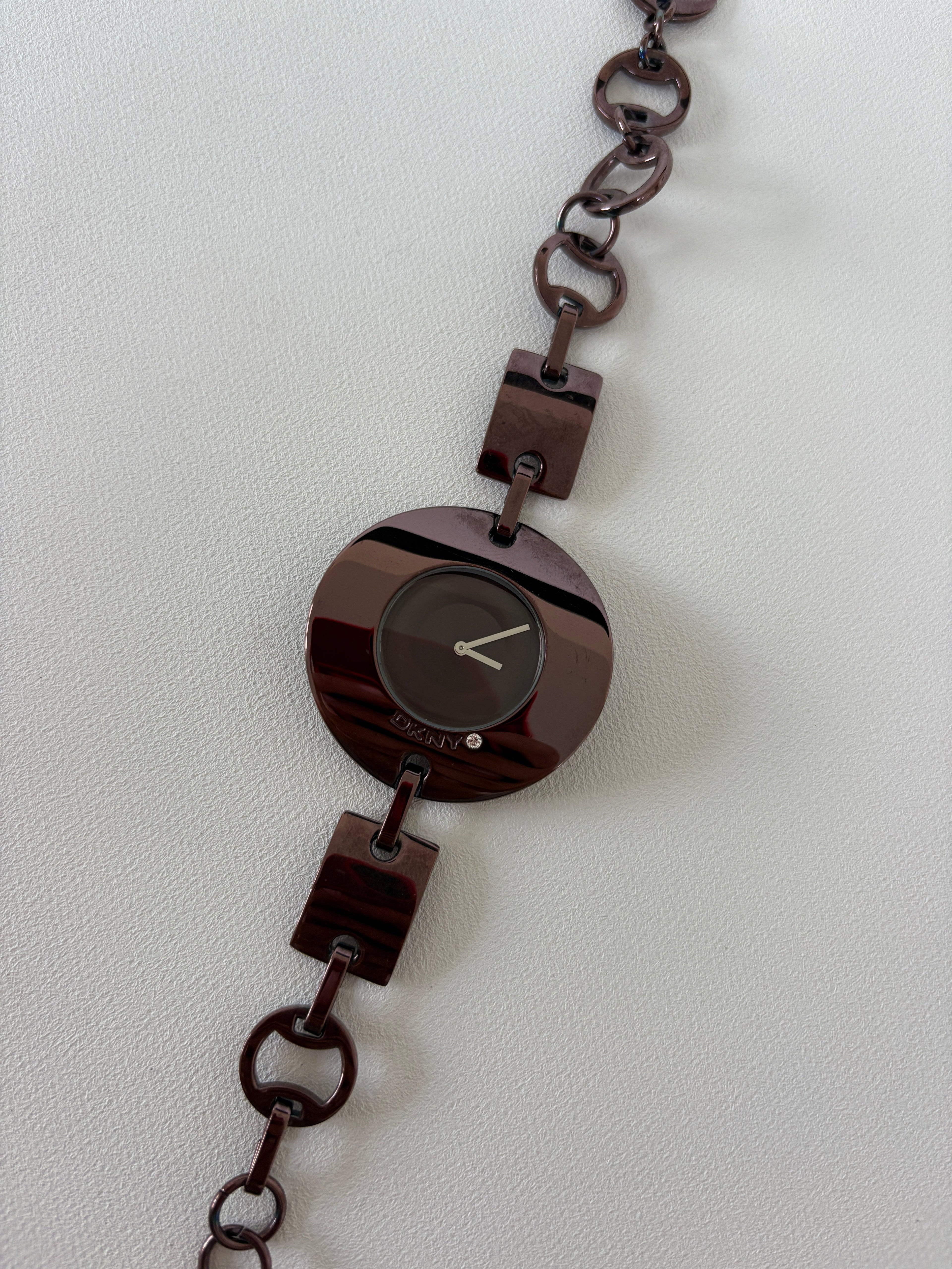 1239 / Brown DKNY Chain Watch