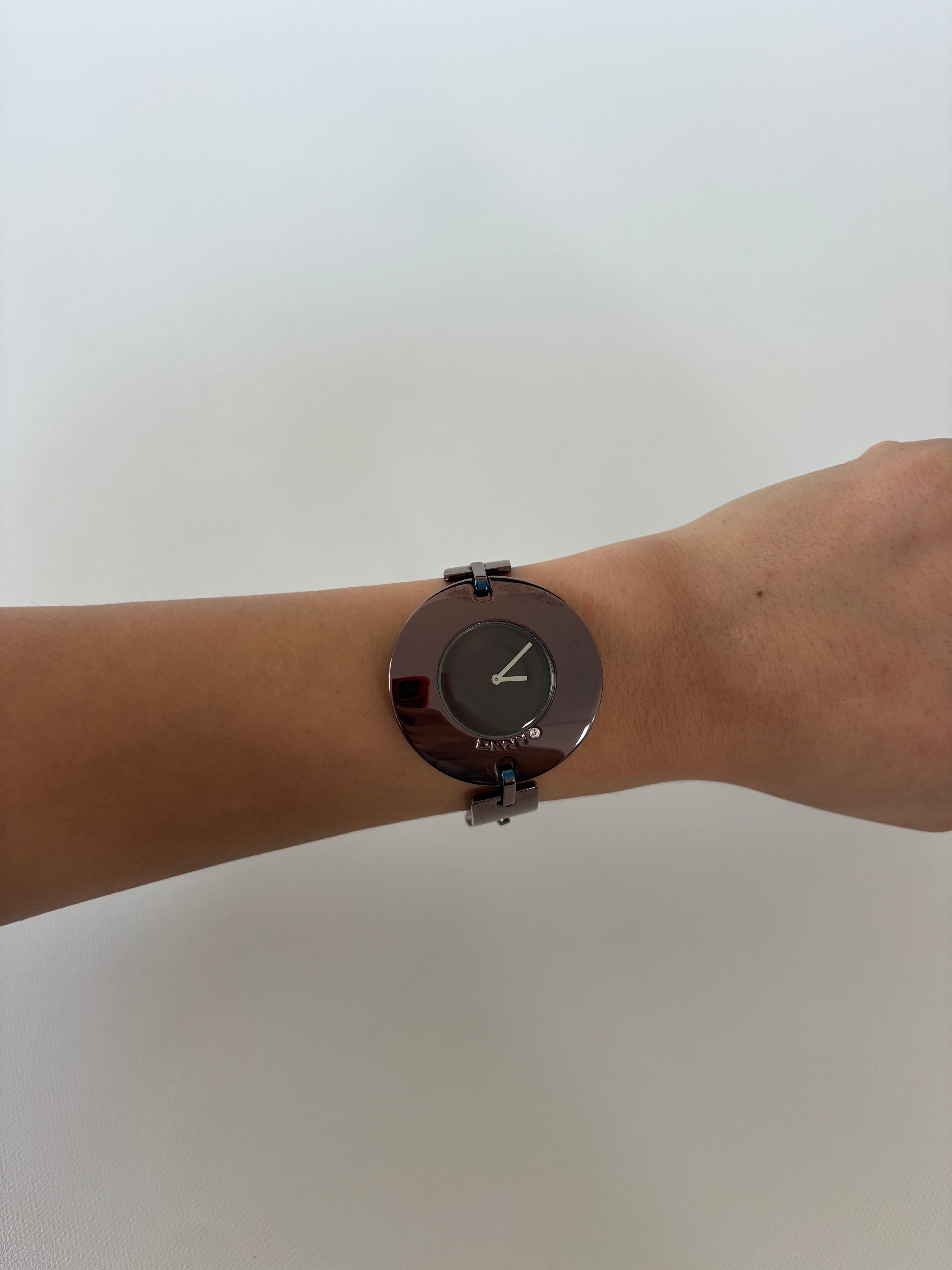 1239 / Brown DKNY Chain Watch