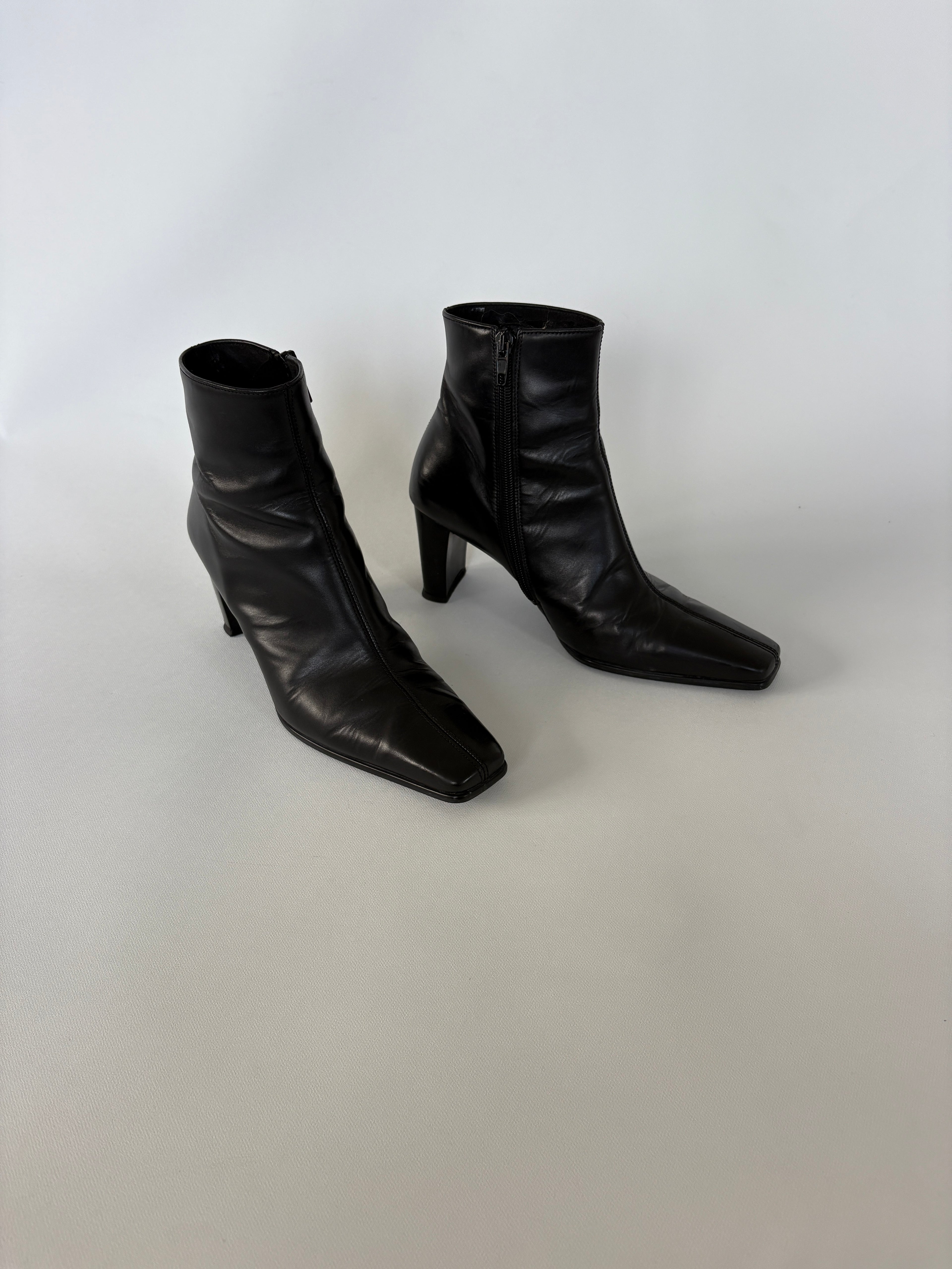1283 / Black Garbor Ankle Boots