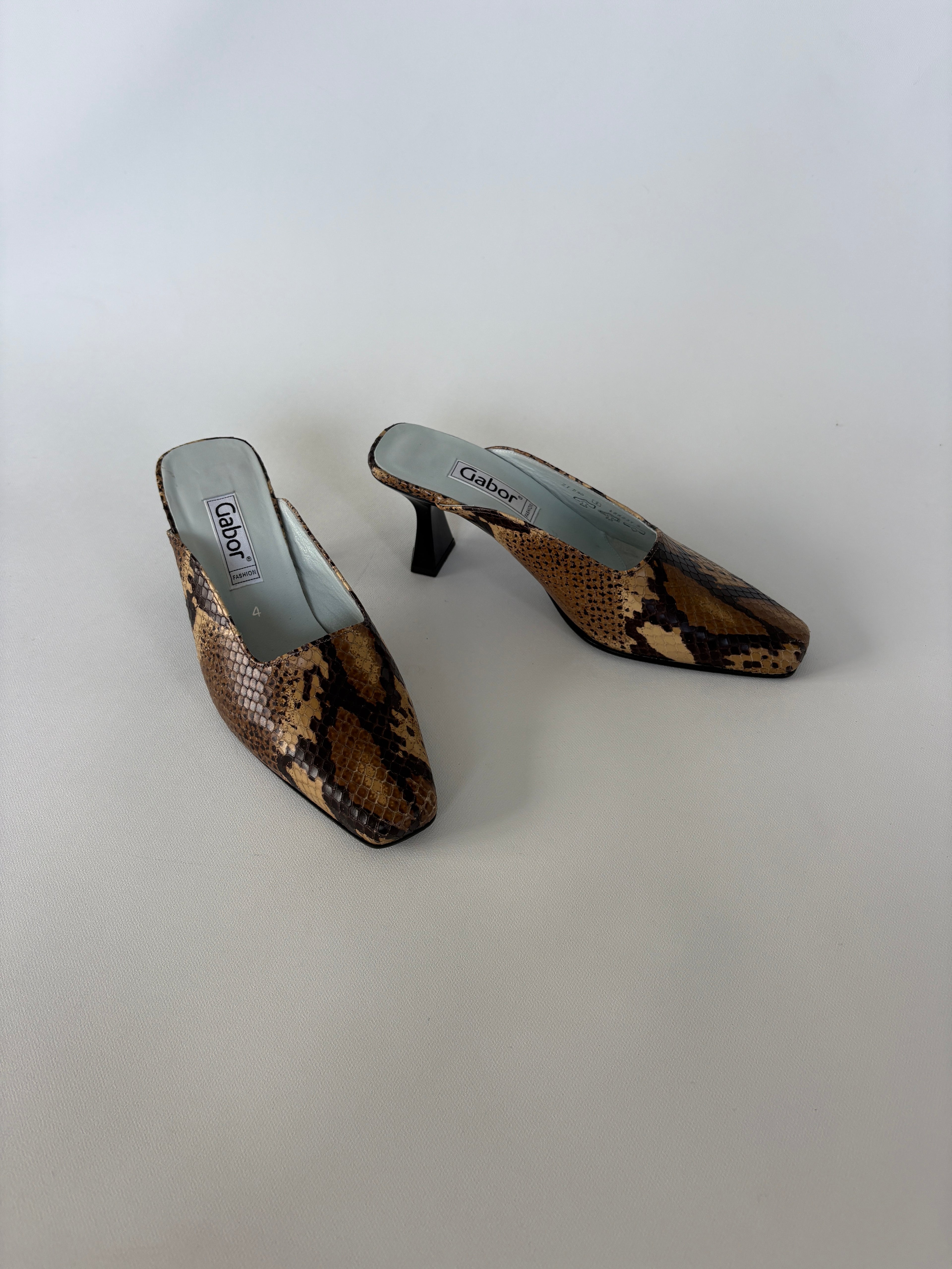🔒1284 / Snake Skin Kitten Heels