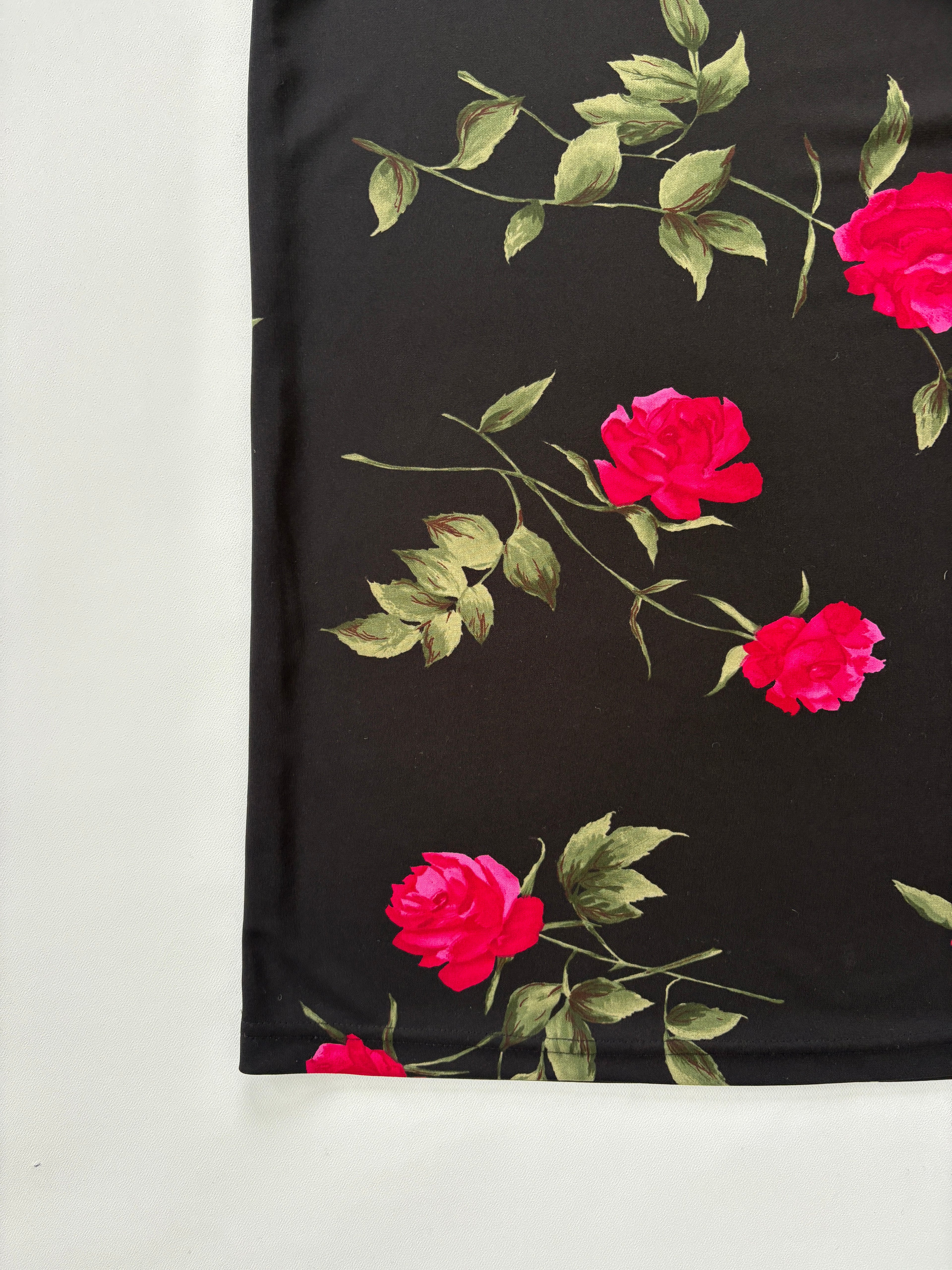 1311 / Vintage Black Skirt w/ Roses