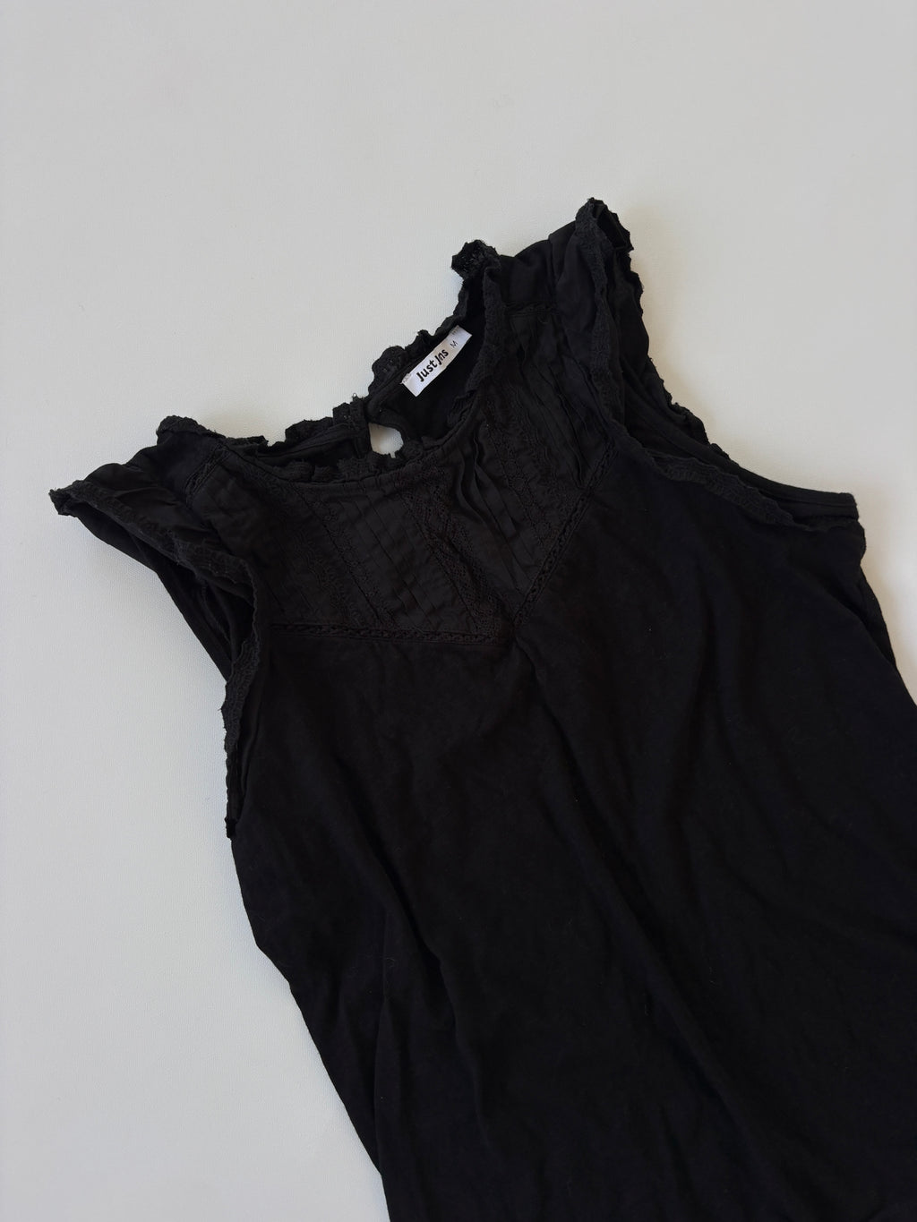 1314 / Black Tank w/ Lace Sleeves