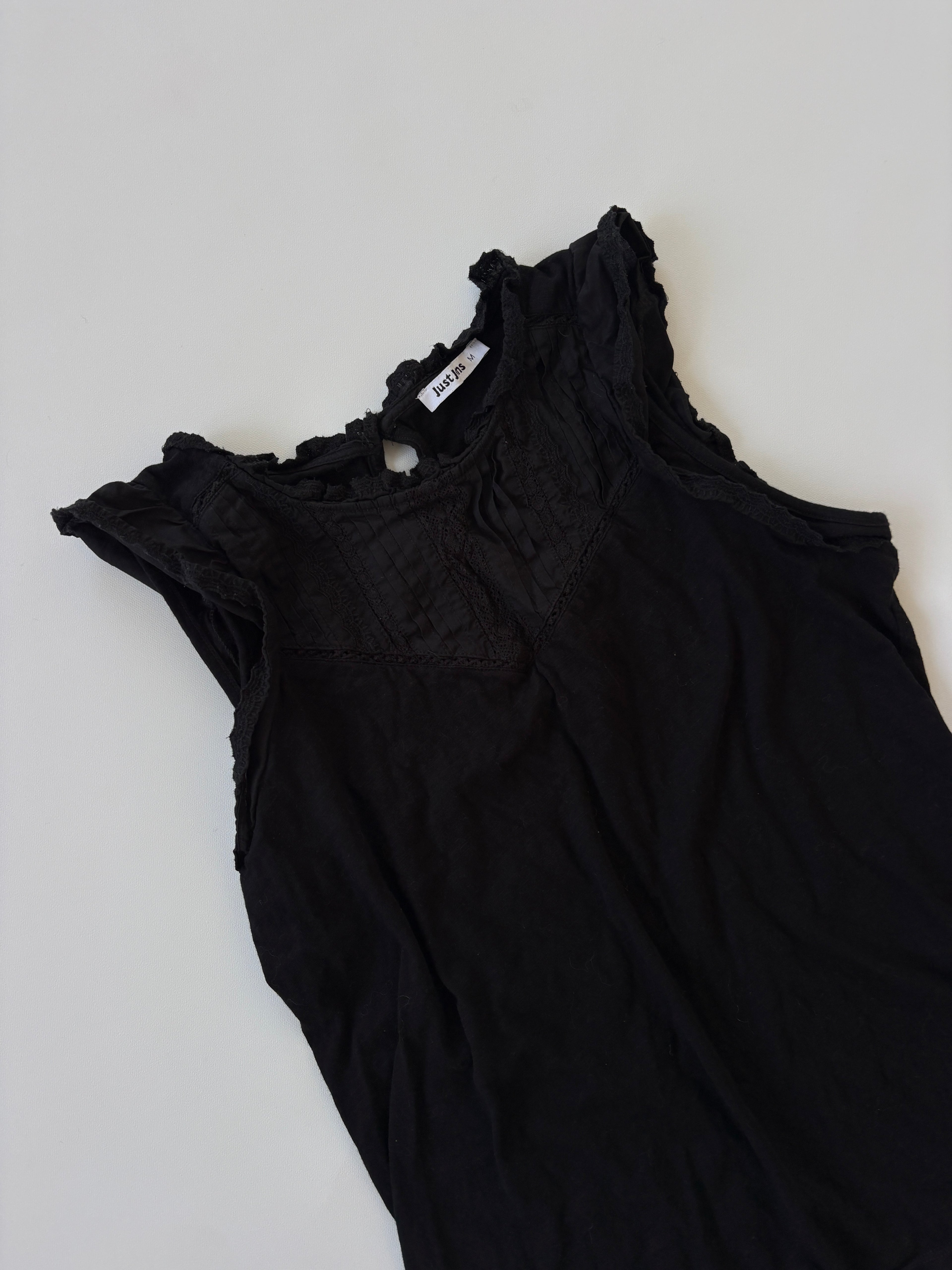 1314 / Black Tank w/ Lace Sleeves