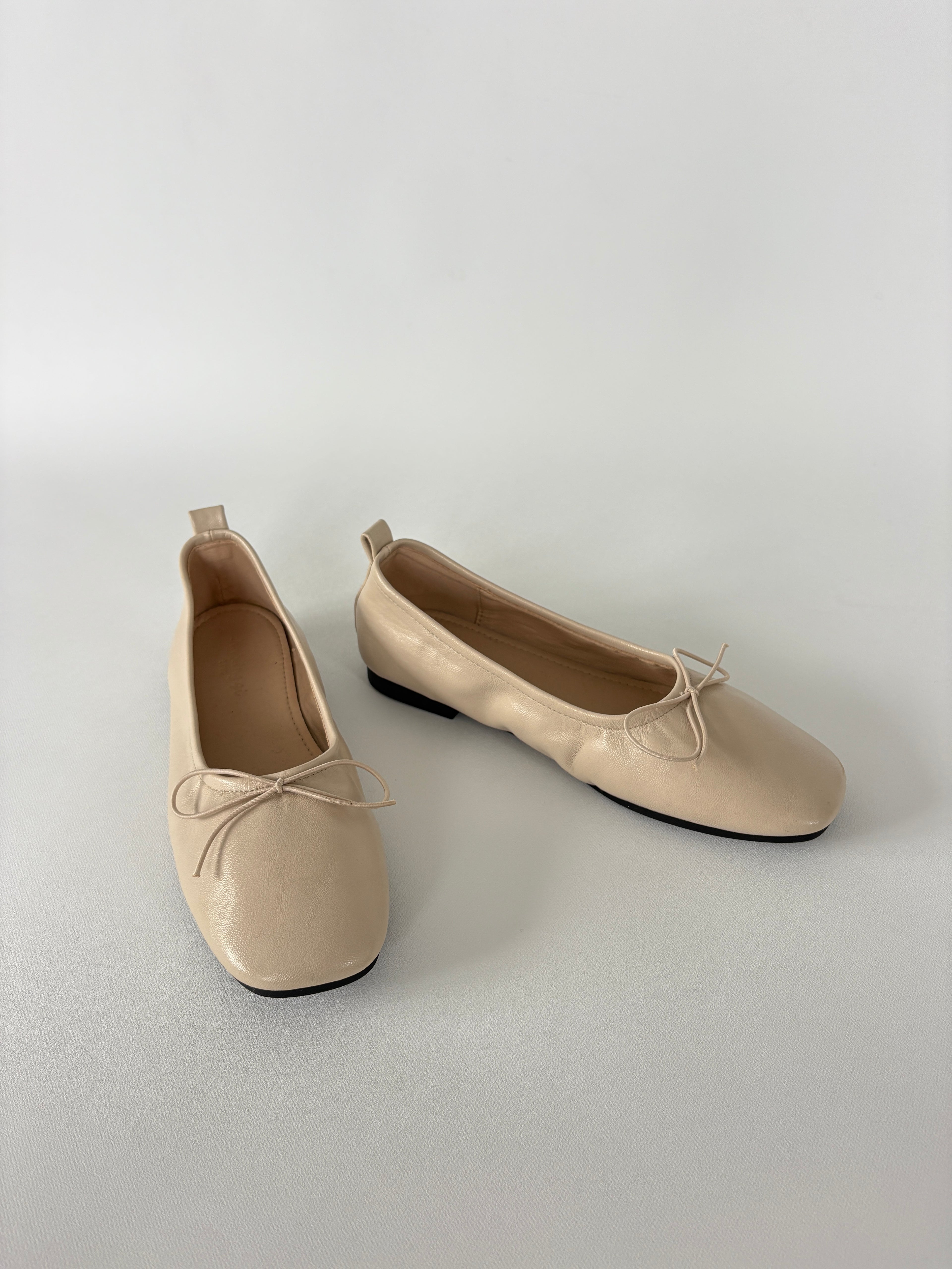 1322 / Beige Ballet Flats