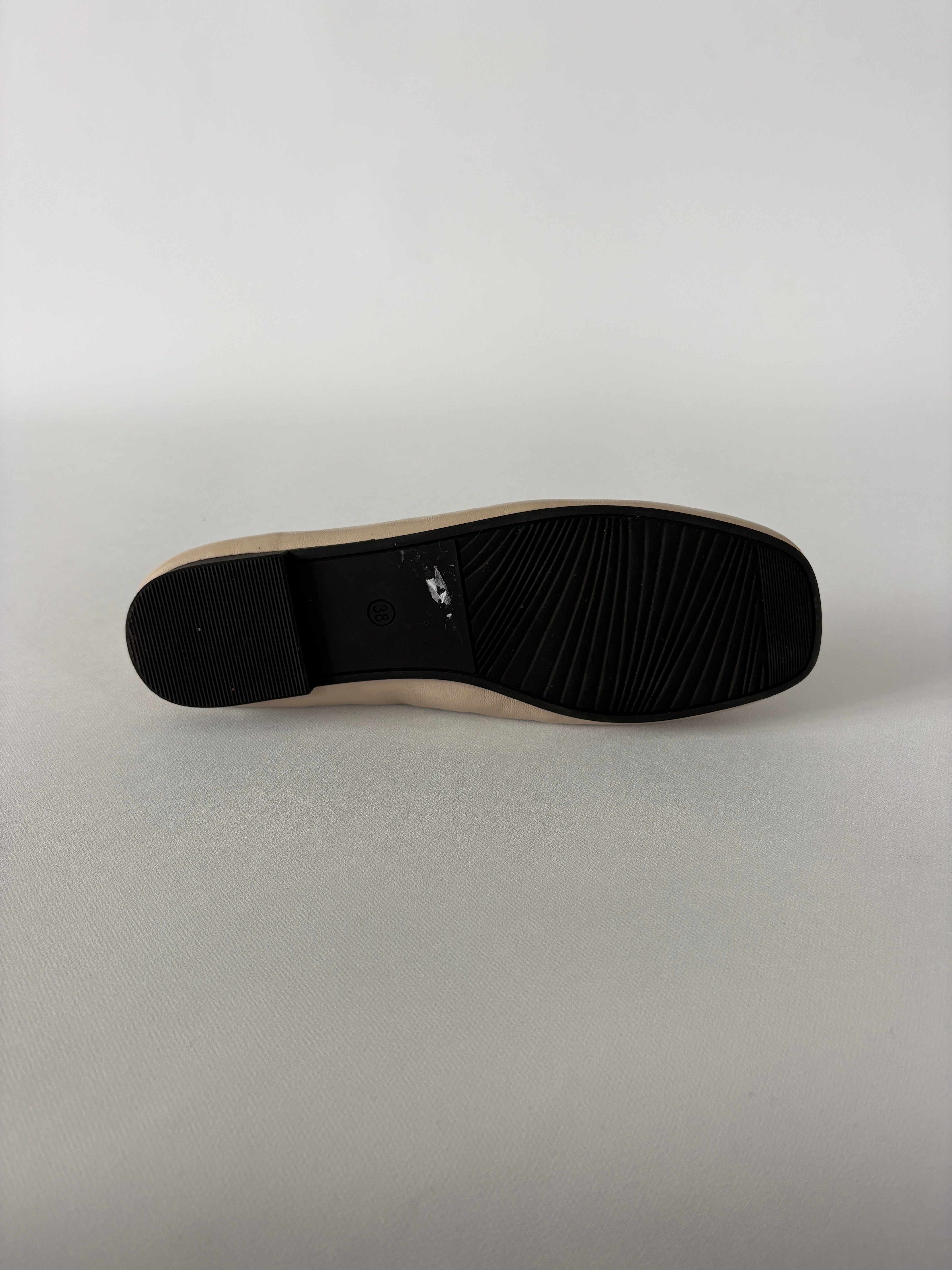 1322 / Beige Ballet Flats