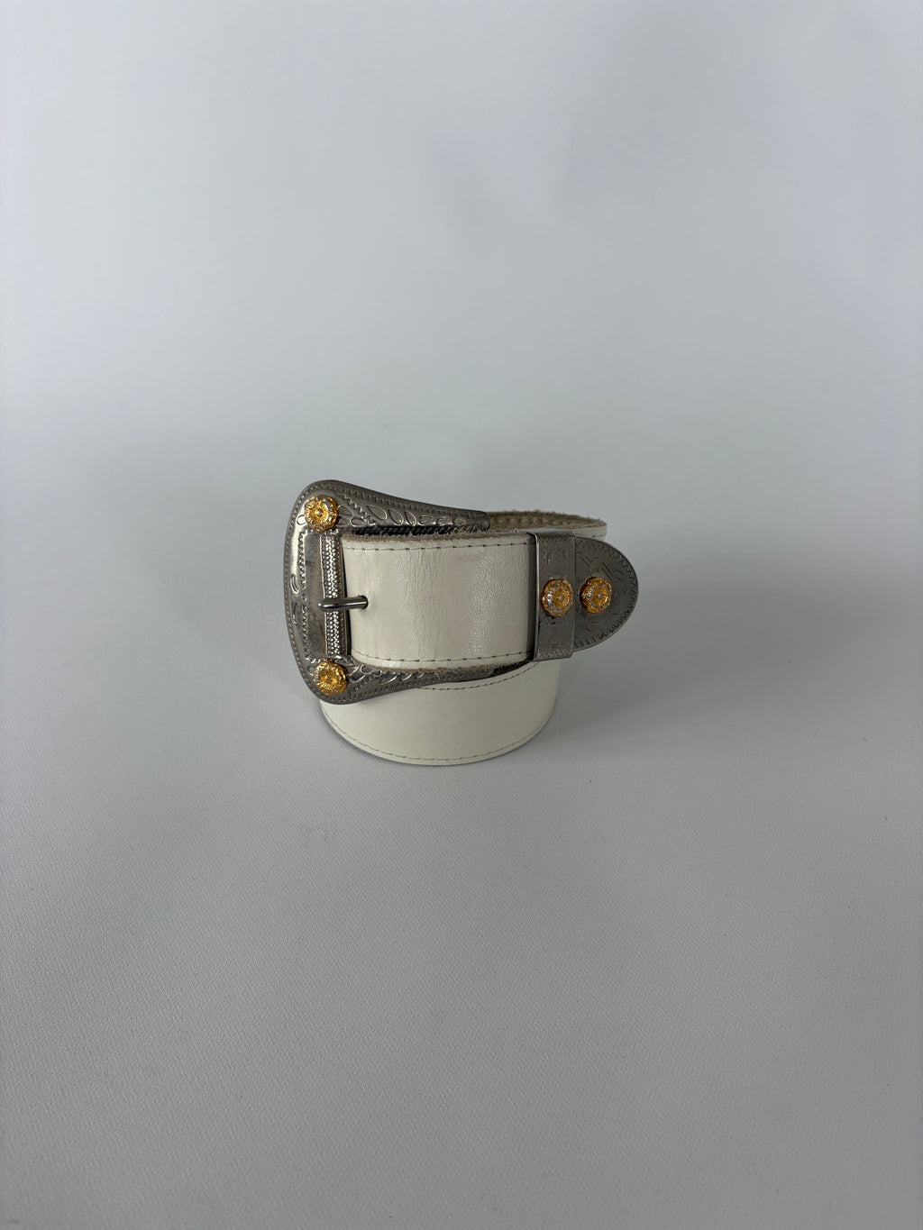 1381 / Vintage White Belt w/ Mixed Metal Hardware