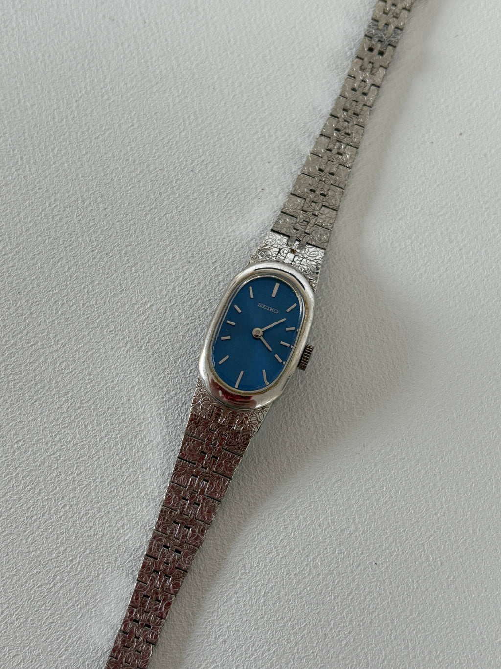 🔒1386 / Seiko Silver Watch w/ Blue Face