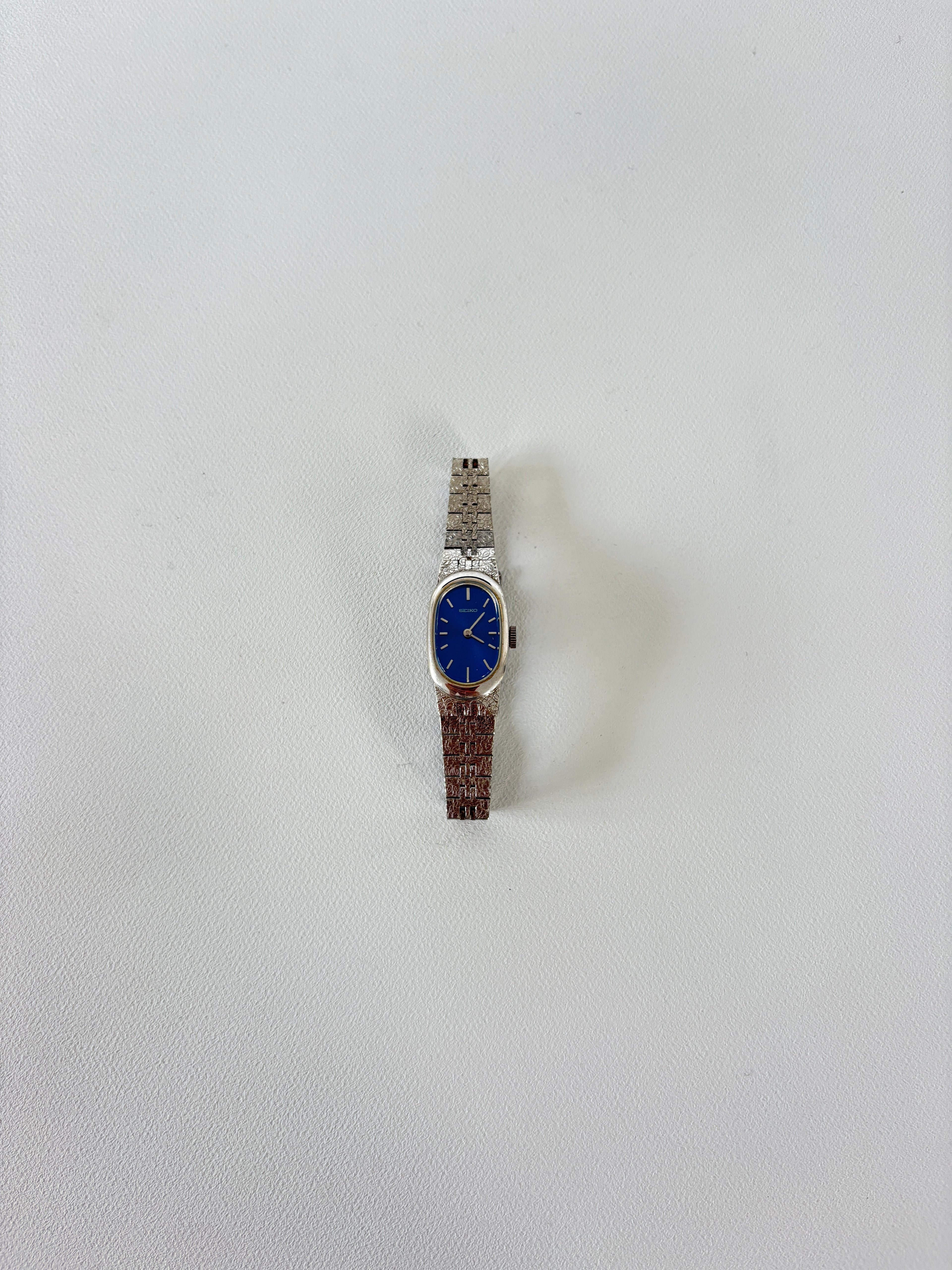 🔒1386 / Seiko Silver Watch w/ Blue Face