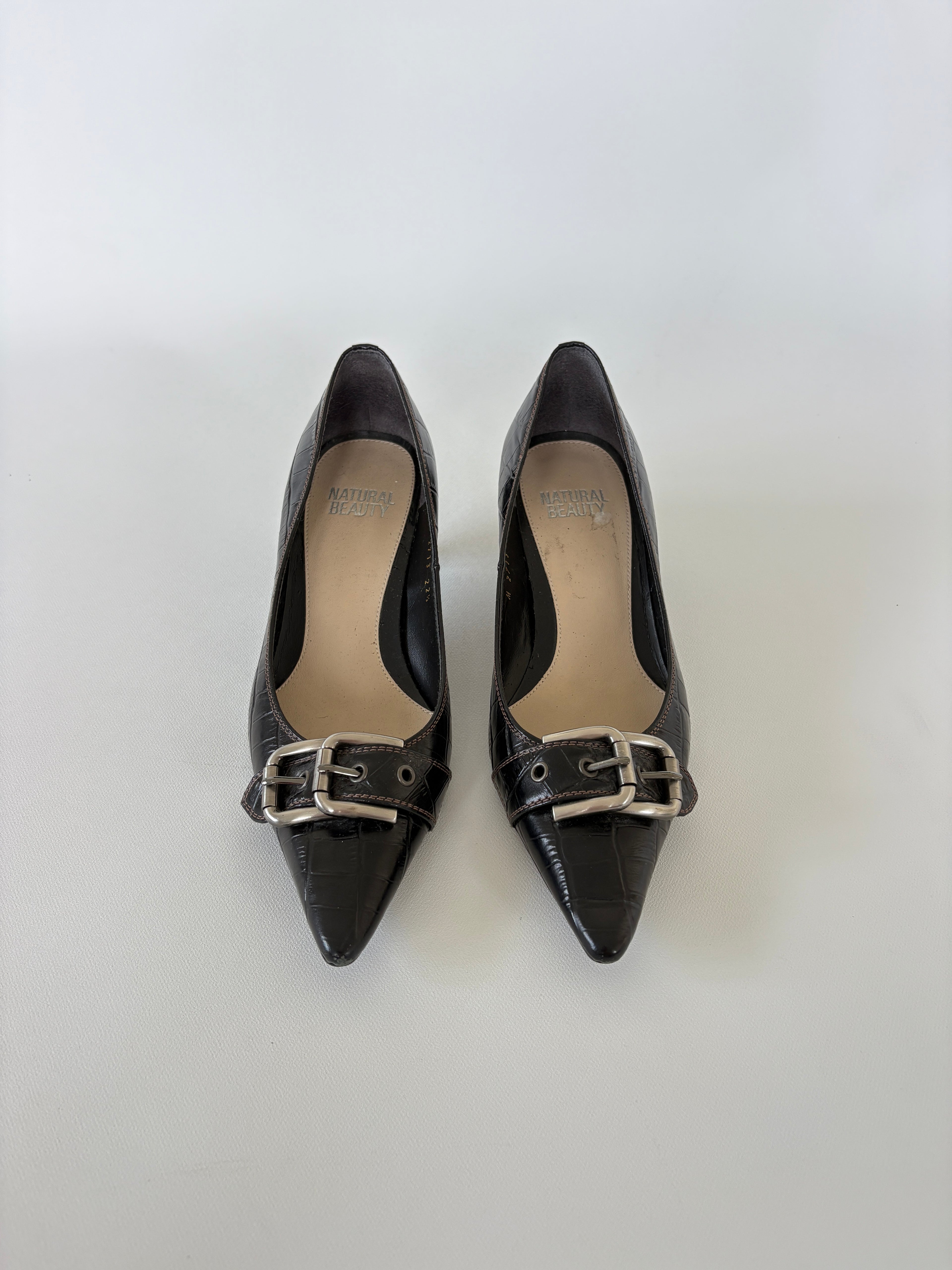 16 / Black Pointed Toe Kitten Heels w/ Buckles