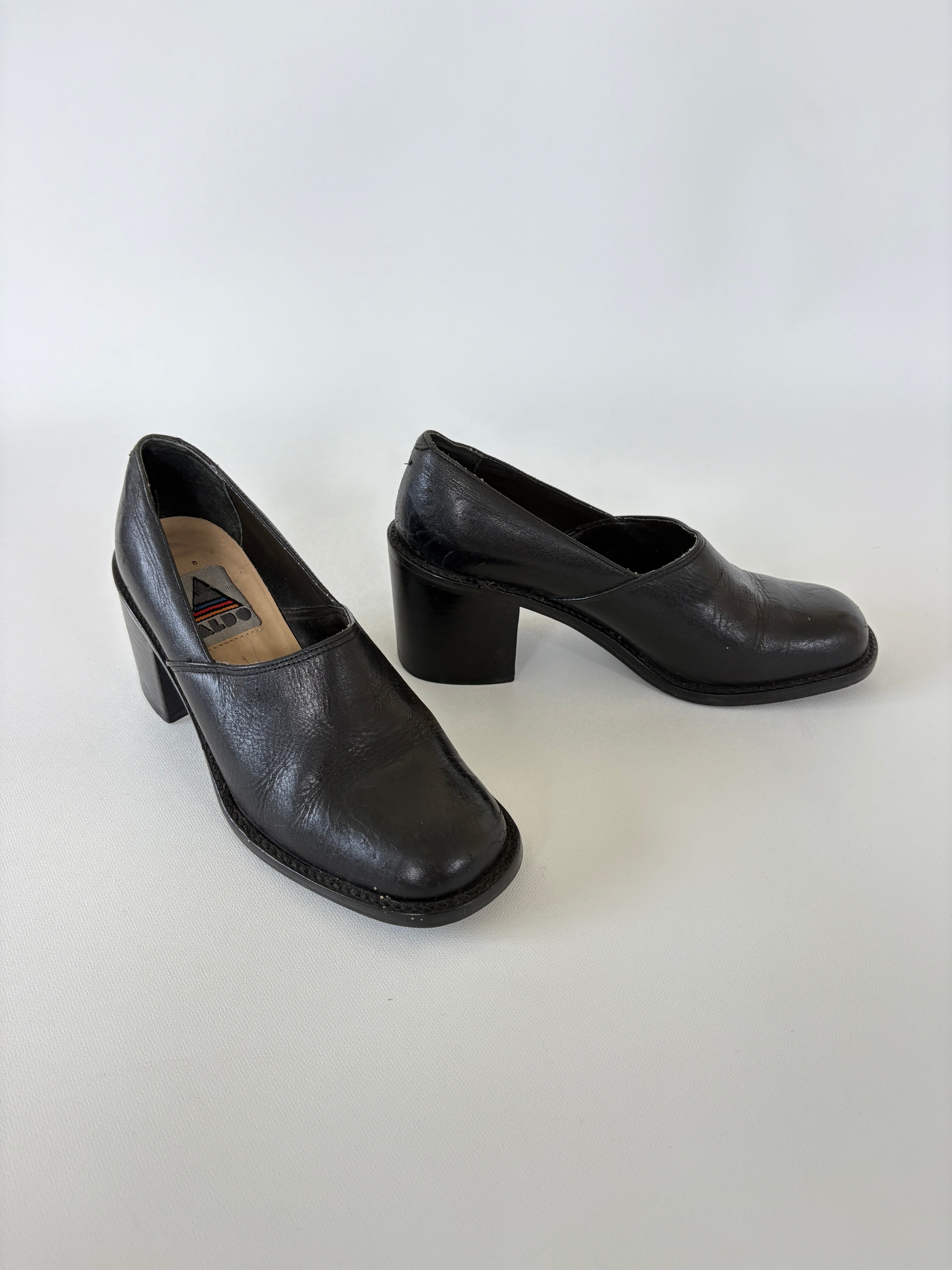 280 / Vintage Black Aldo Heels