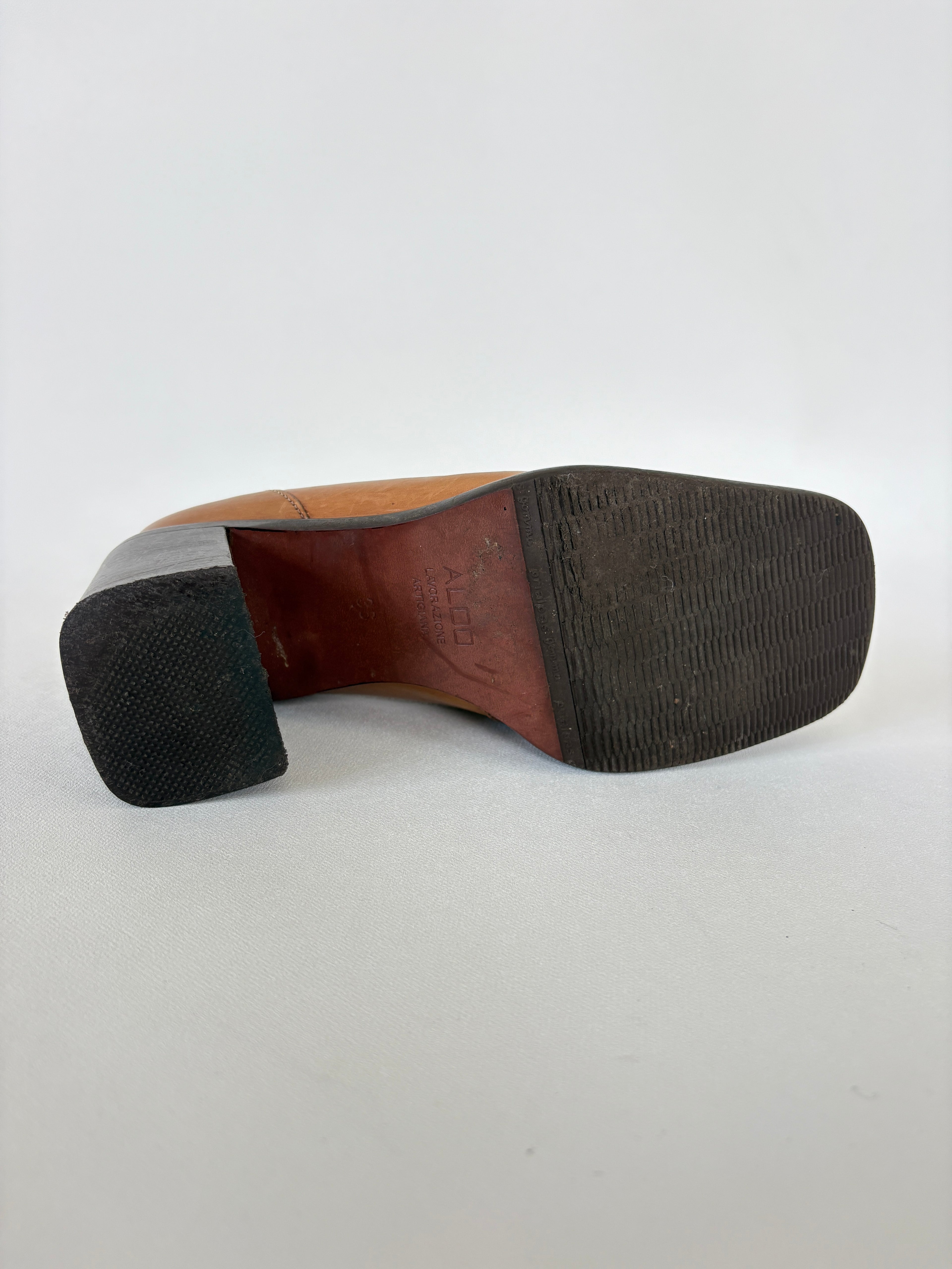 290 / Vintage Aldo Brown Square Toe Heels