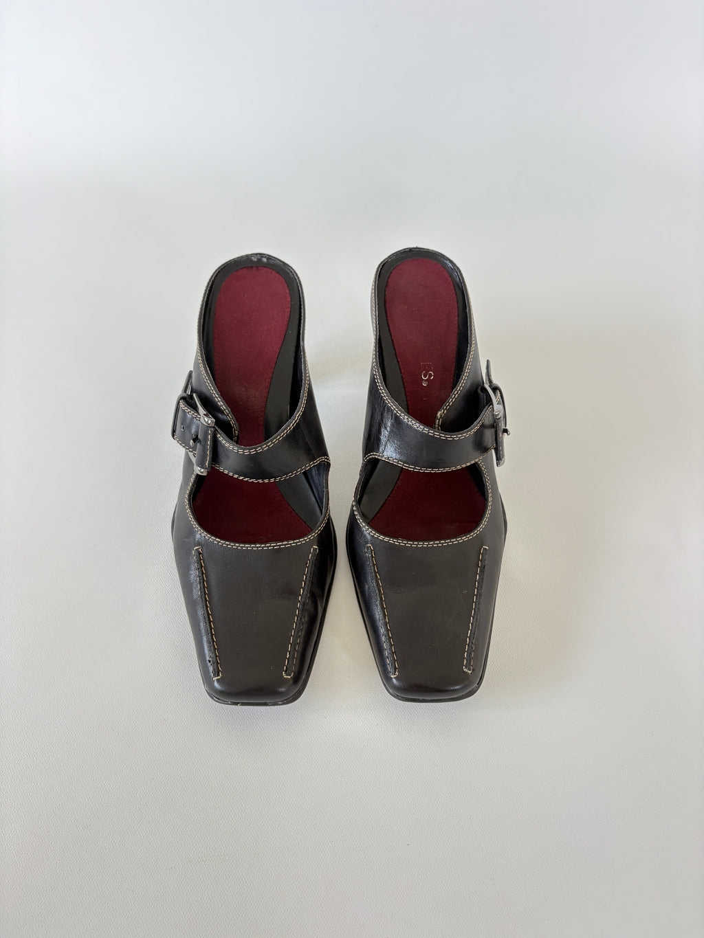 292 / Brown Heels w/ Cream Stitching & Buckles