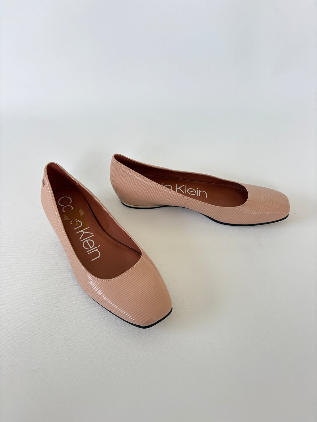 462 / Calvin Klein Square Toe Flats