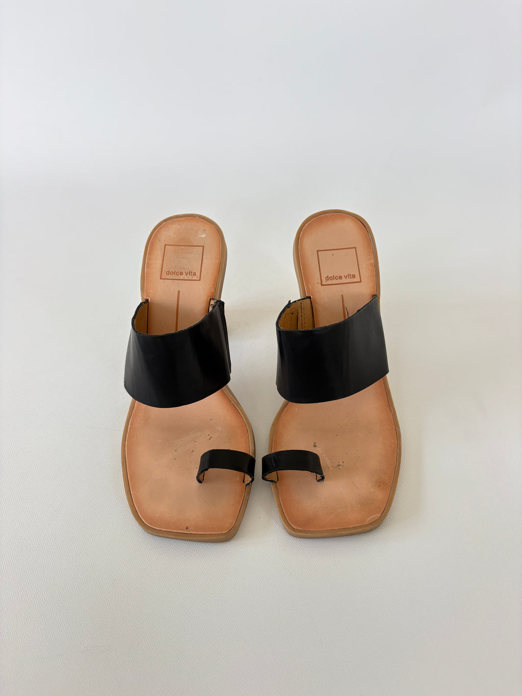 498 / Black Square-Toe Wooden Heels
