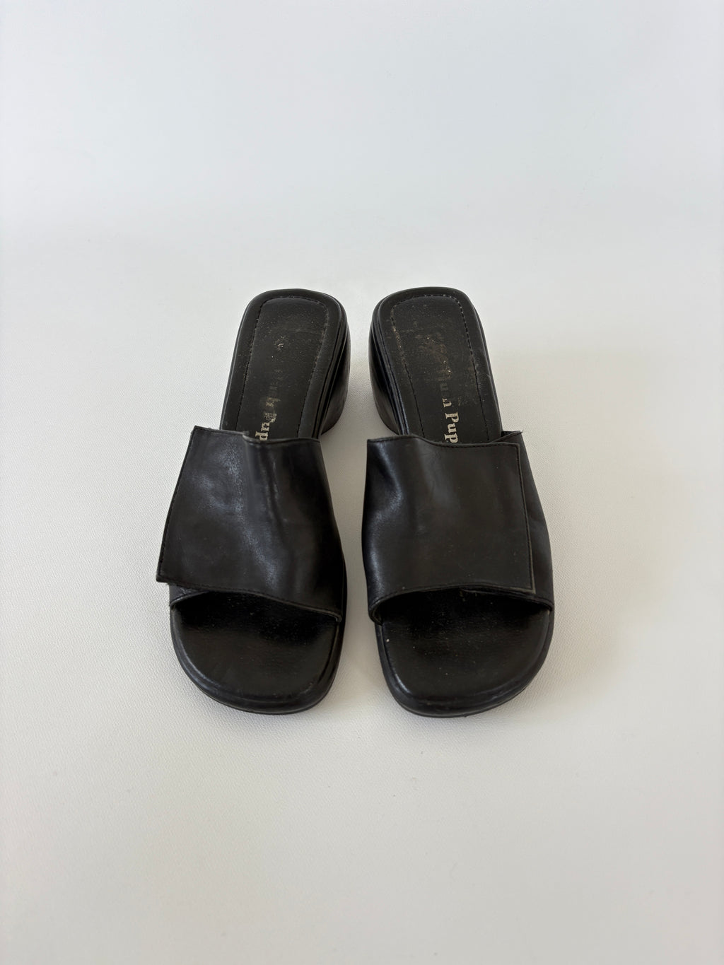 519 / Vintage Hush Puppies Black Velcro Slides