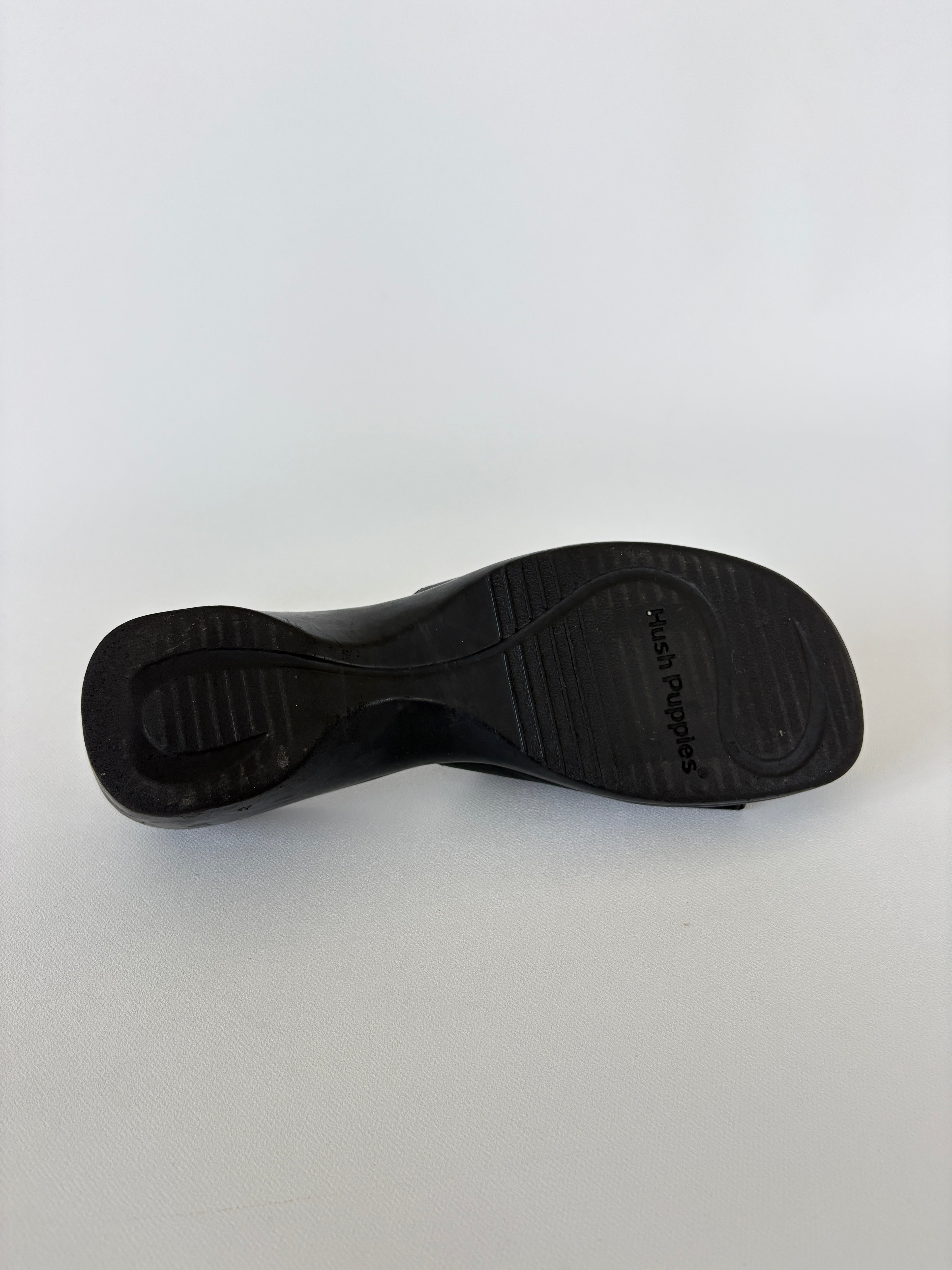 519 / Vintage Hush Puppies Black Velcro Slides