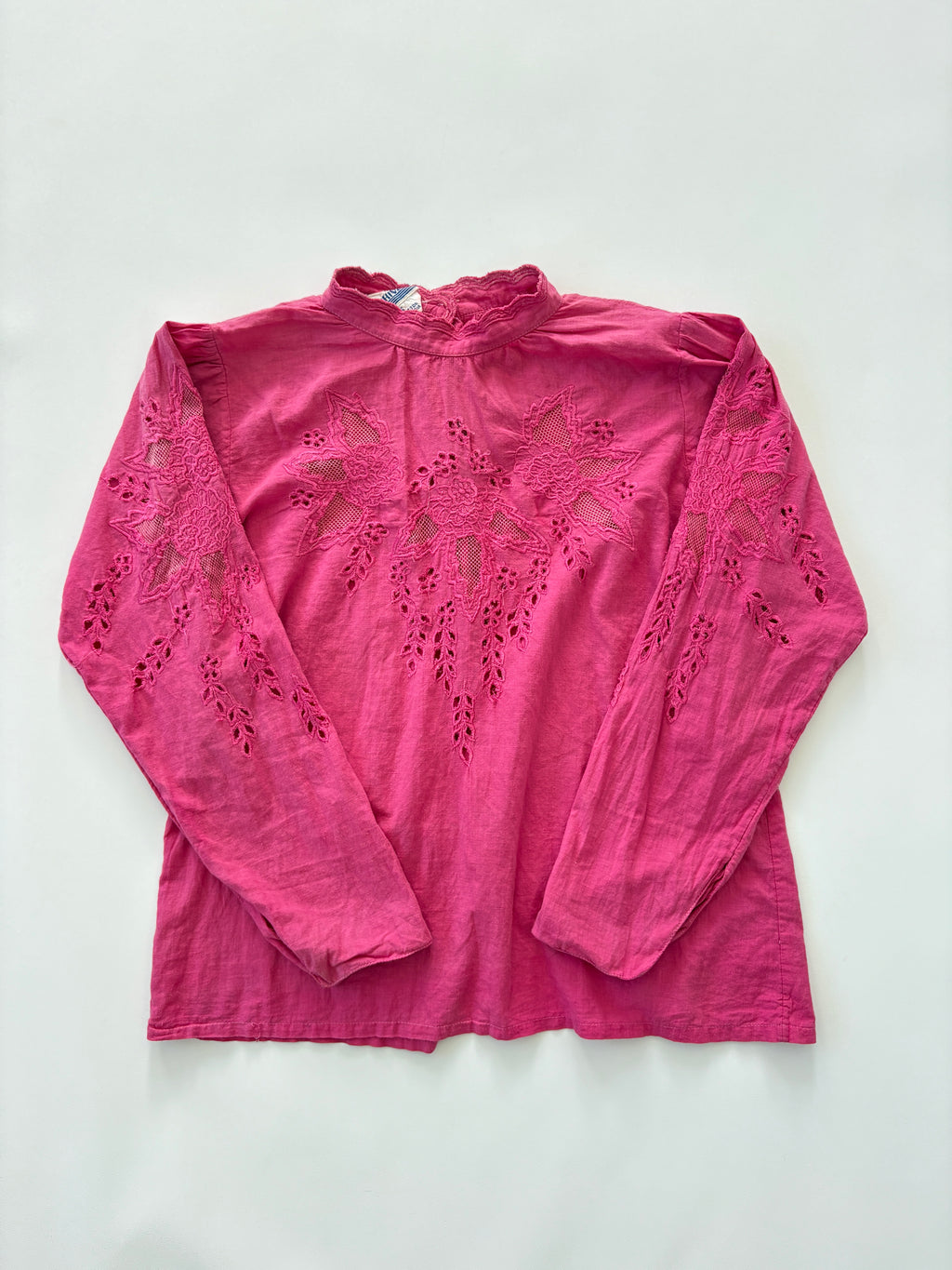647 / Pink Linen Long Sleeve w/ Floral & Lace Detail