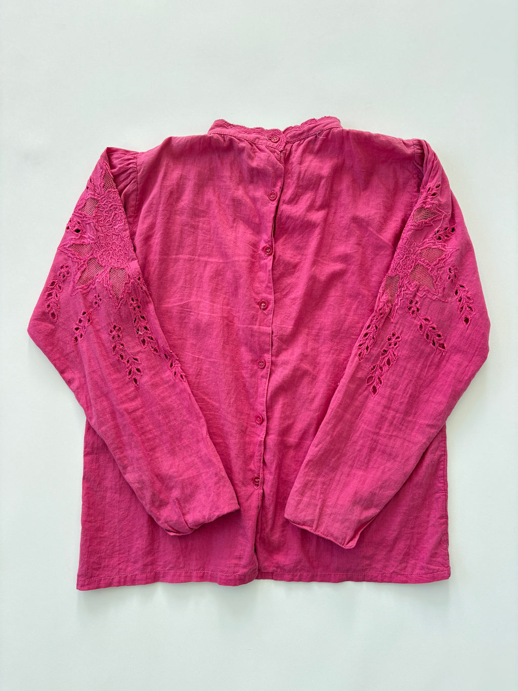 647 / Pink Linen Long Sleeve w/ Floral & Lace Detail