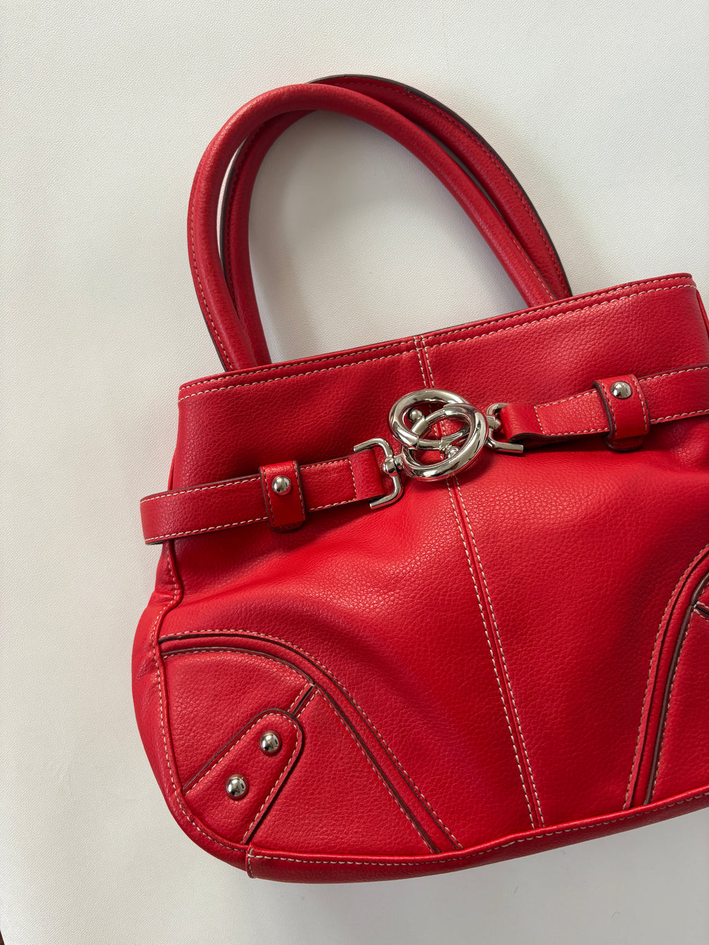 716 / Nine West Red Bag w/ Clasp Detail