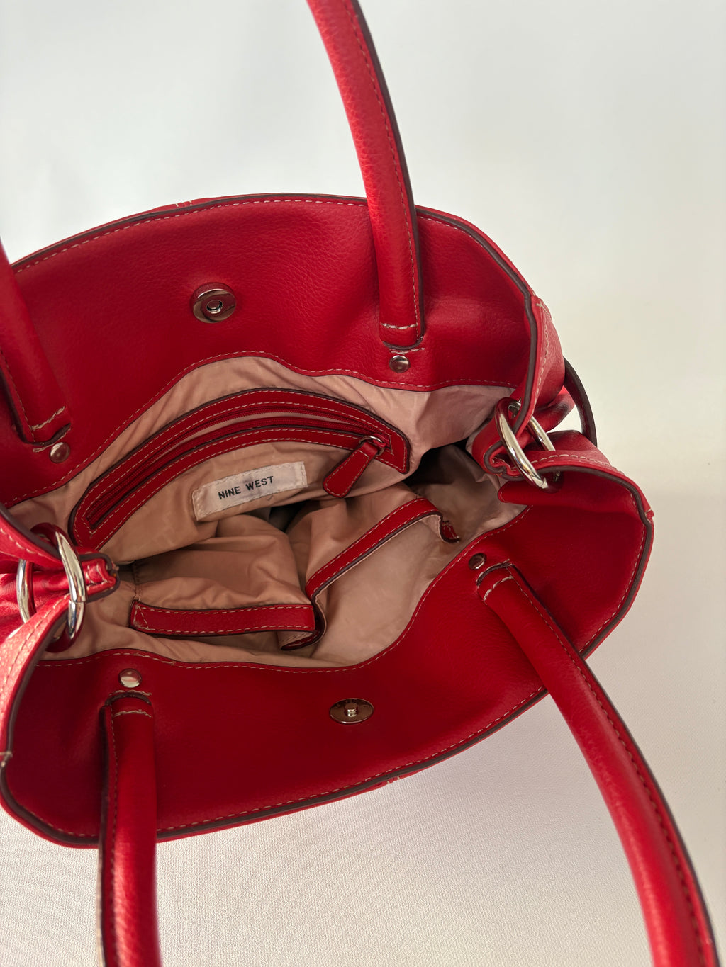 716 / Nine West Red Bag w/ Clasp Detail