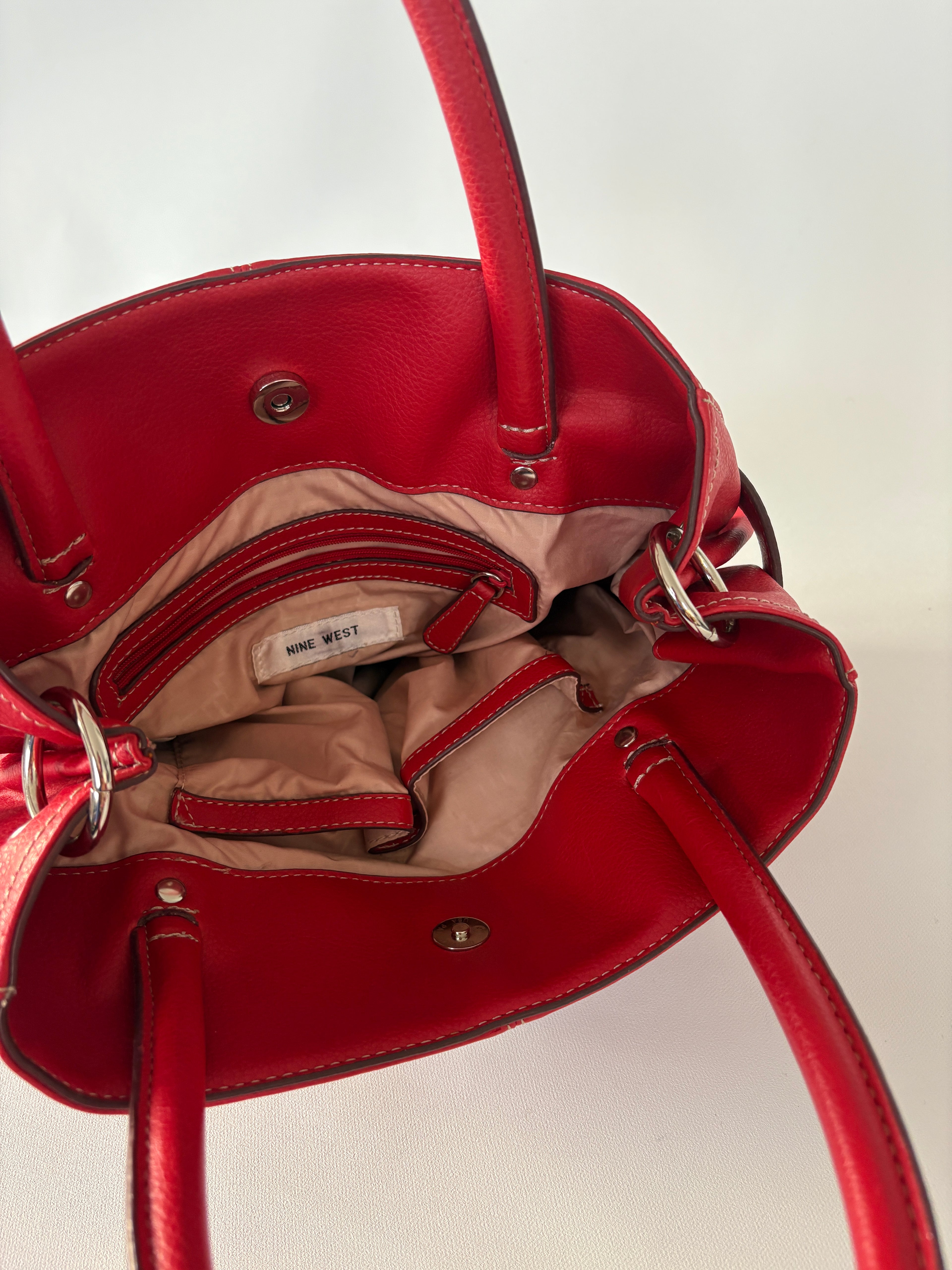 716 / Nine West Red Bag w/ Clasp Detail