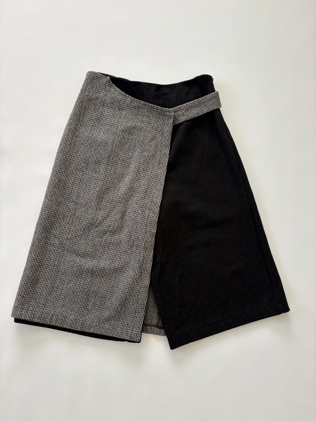 87 / Black & Grey Gingham Wool Skirt/Pant
