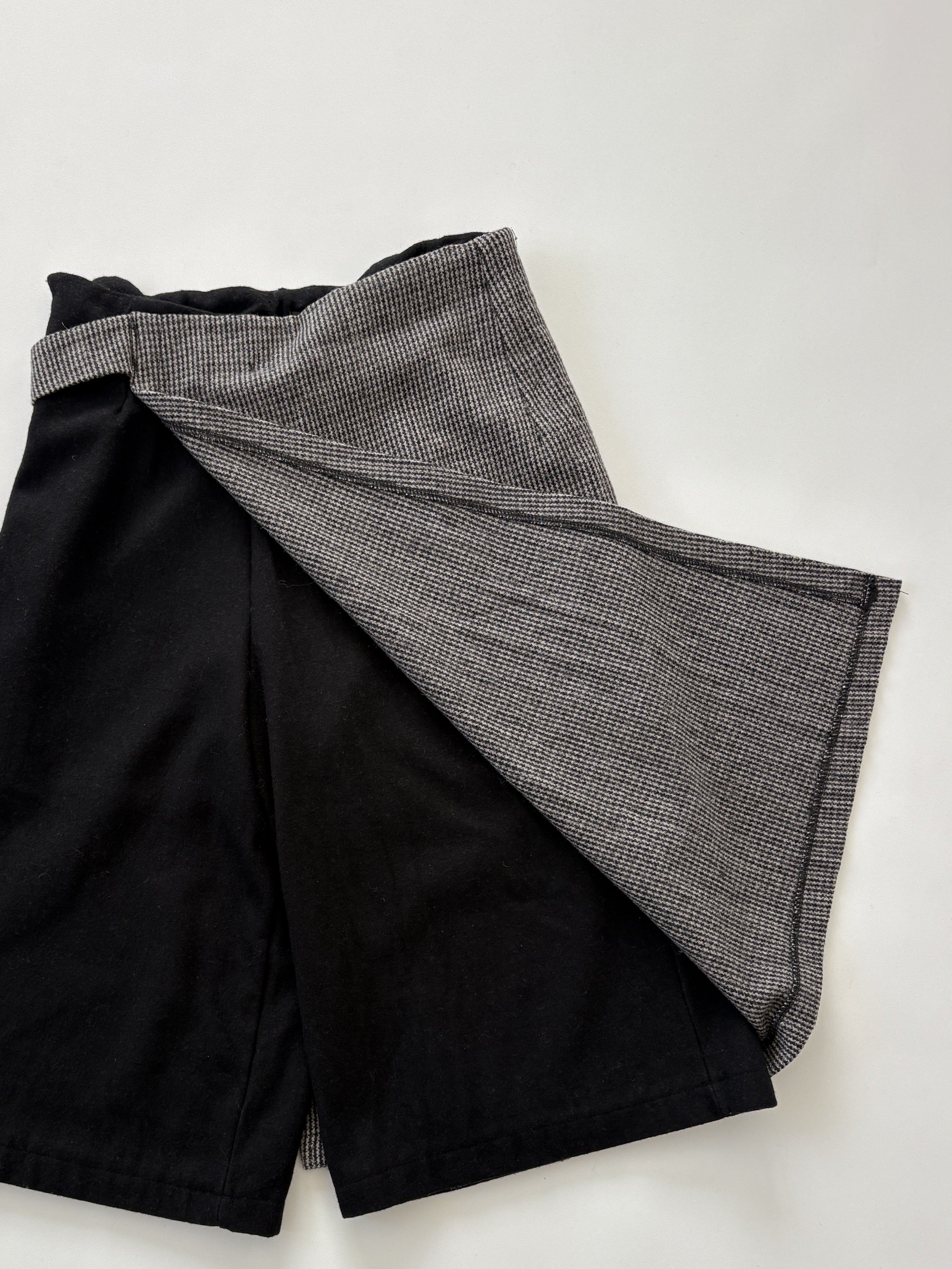 87 / Black & Grey Gingham Wool Skirt/Pant