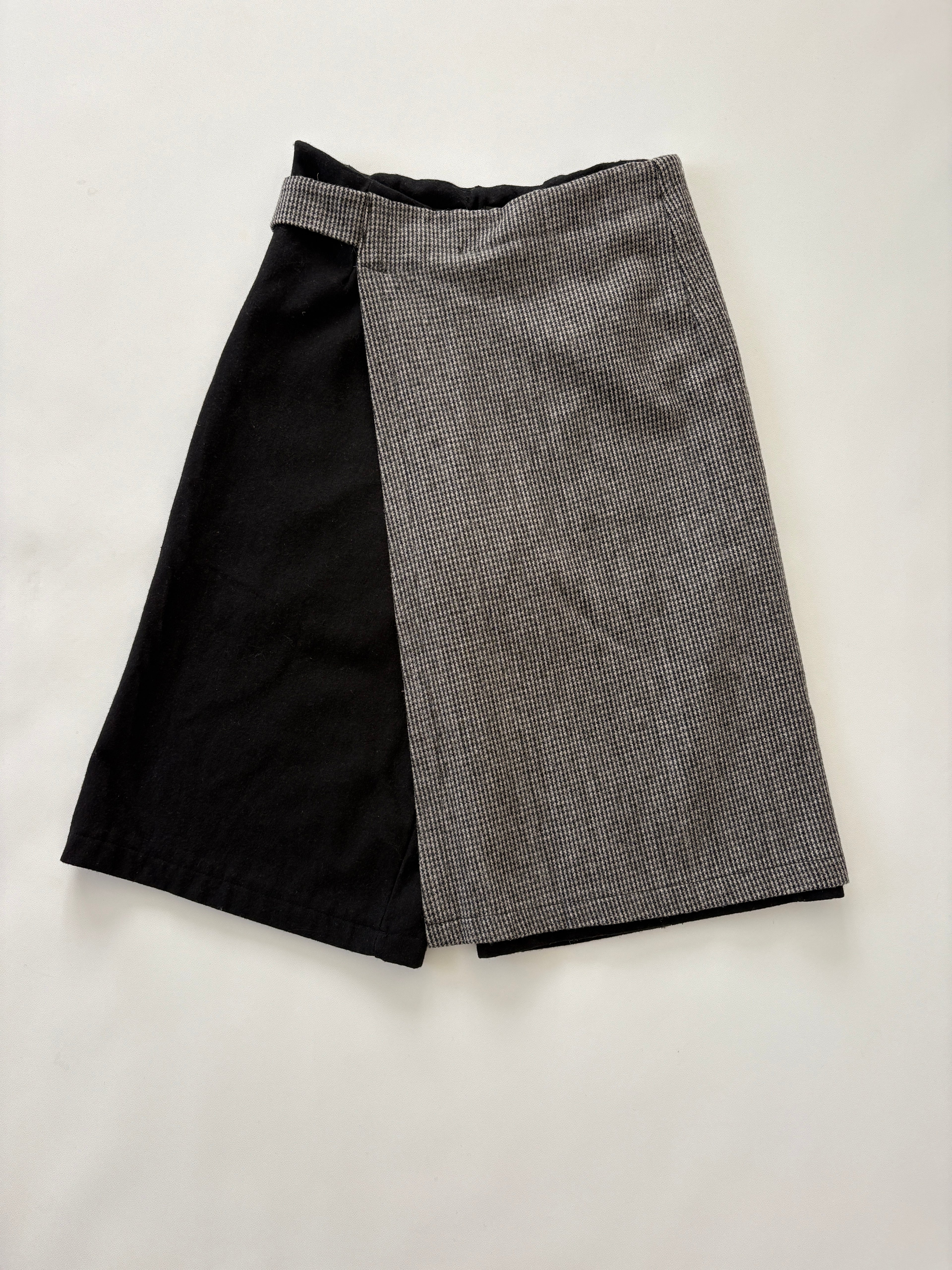 87 / Black & Grey Gingham Wool Skirt/Pant