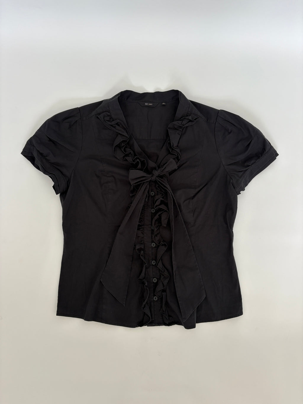 885 / Black Short Sleeve Button Up w/ Frill Detail