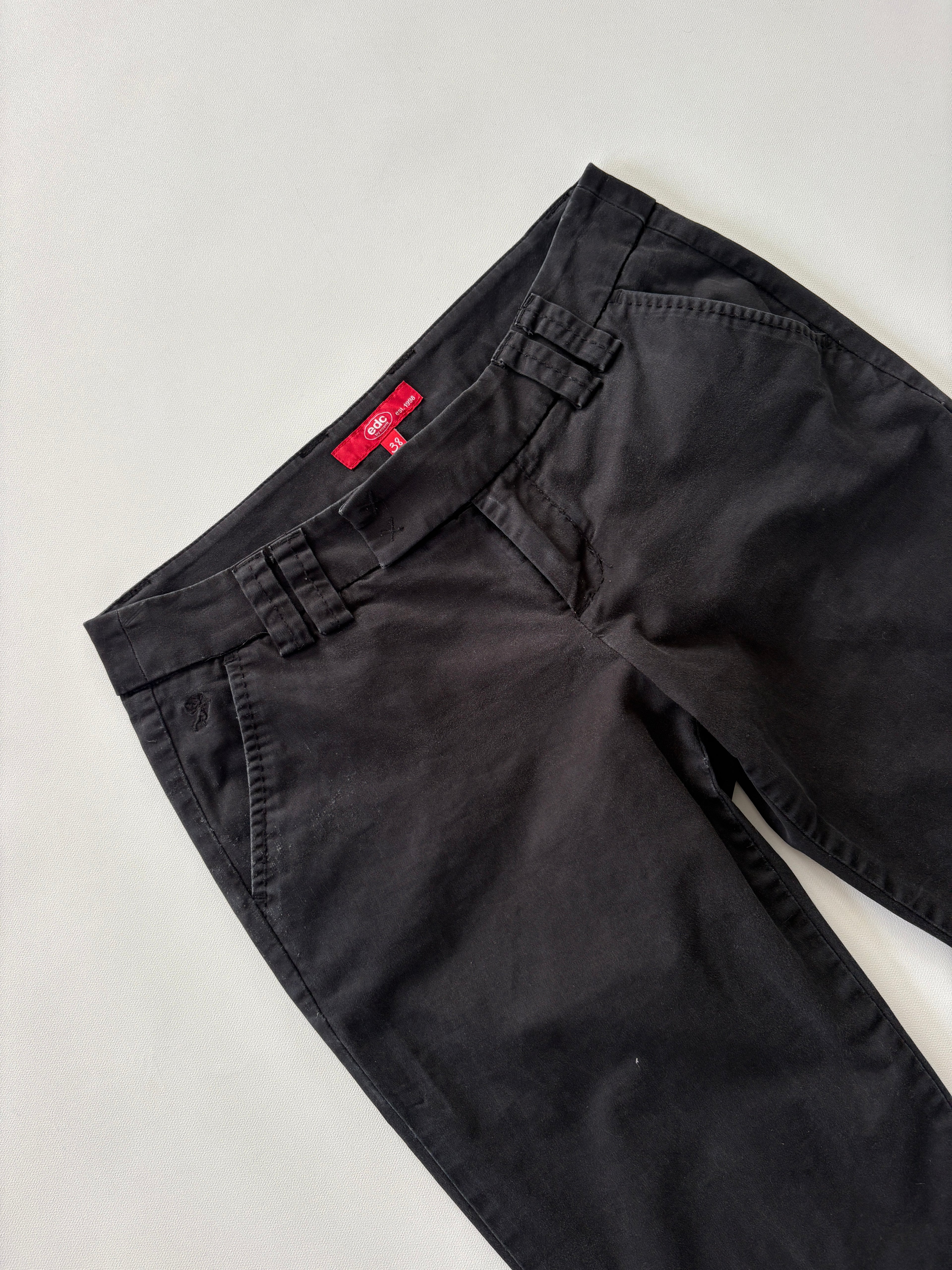 915 / Black Low Rise Pants