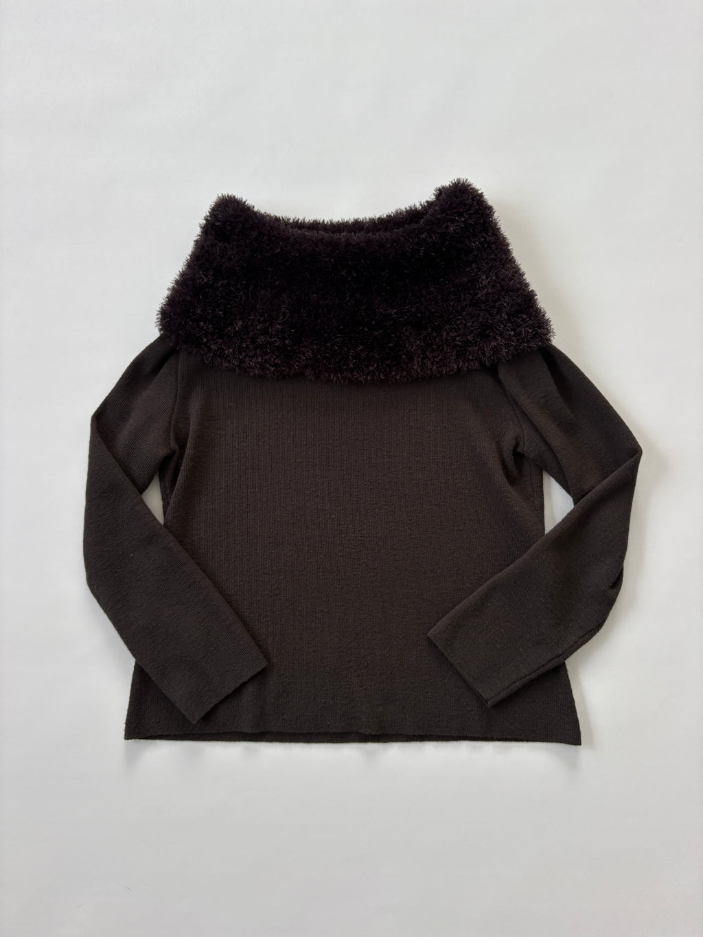 933 / Brown Off Shoulder Jumper w/ Fur Neckline