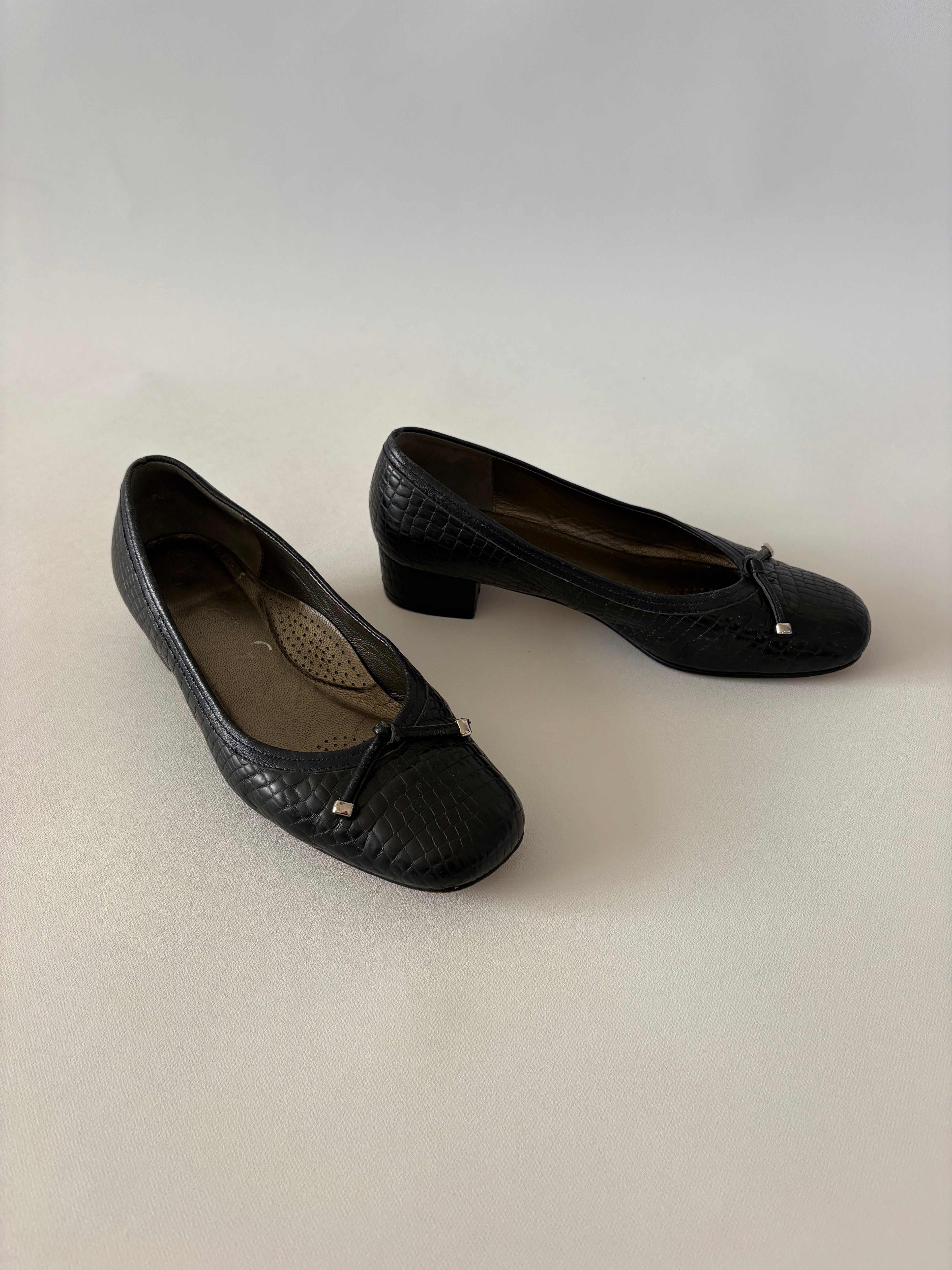 🔒 983 / Black Snake Print Heeled Ballet Flat w/ Tie Detail