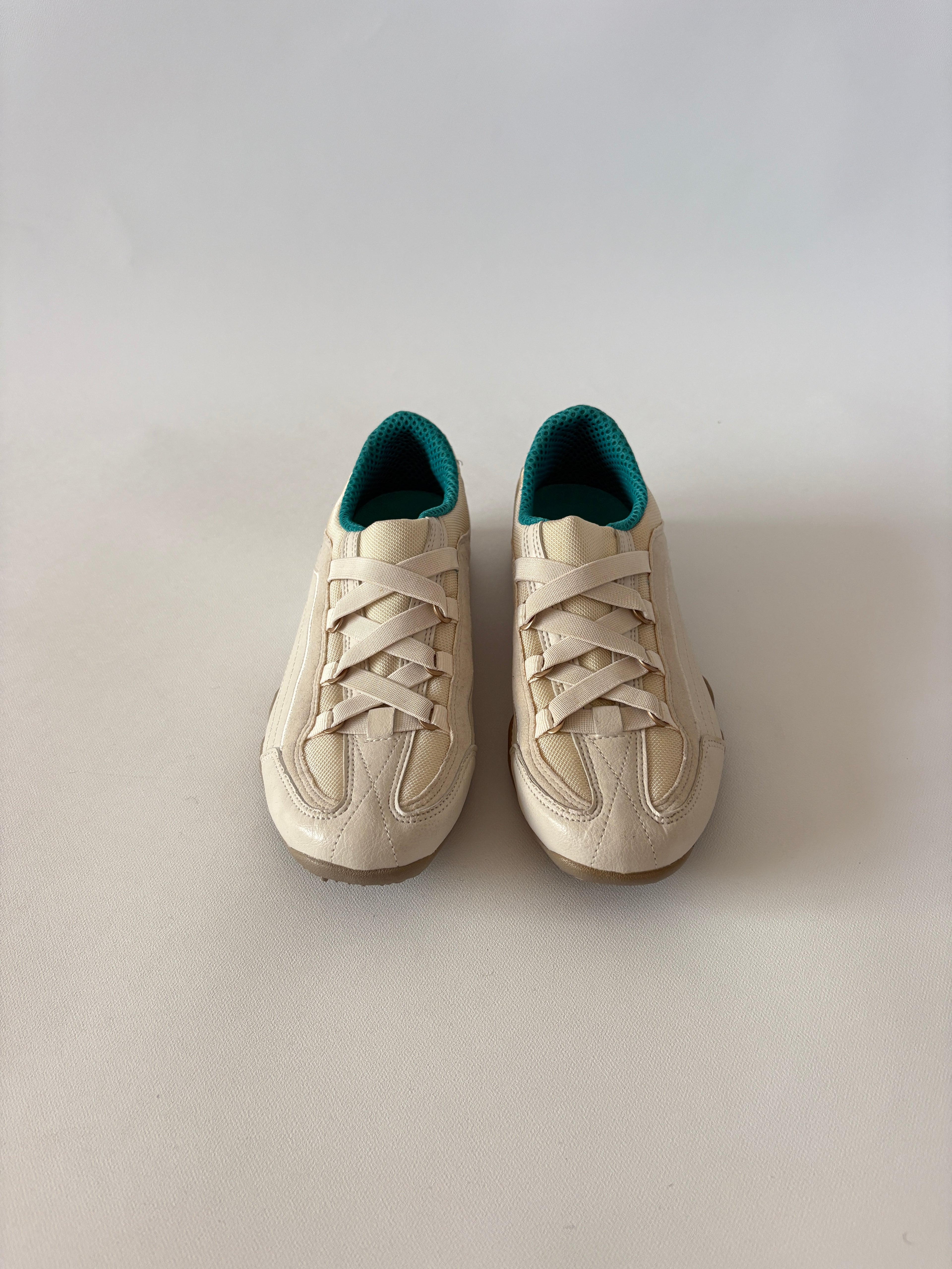 999 / Cream DKNY Slip-On Runners