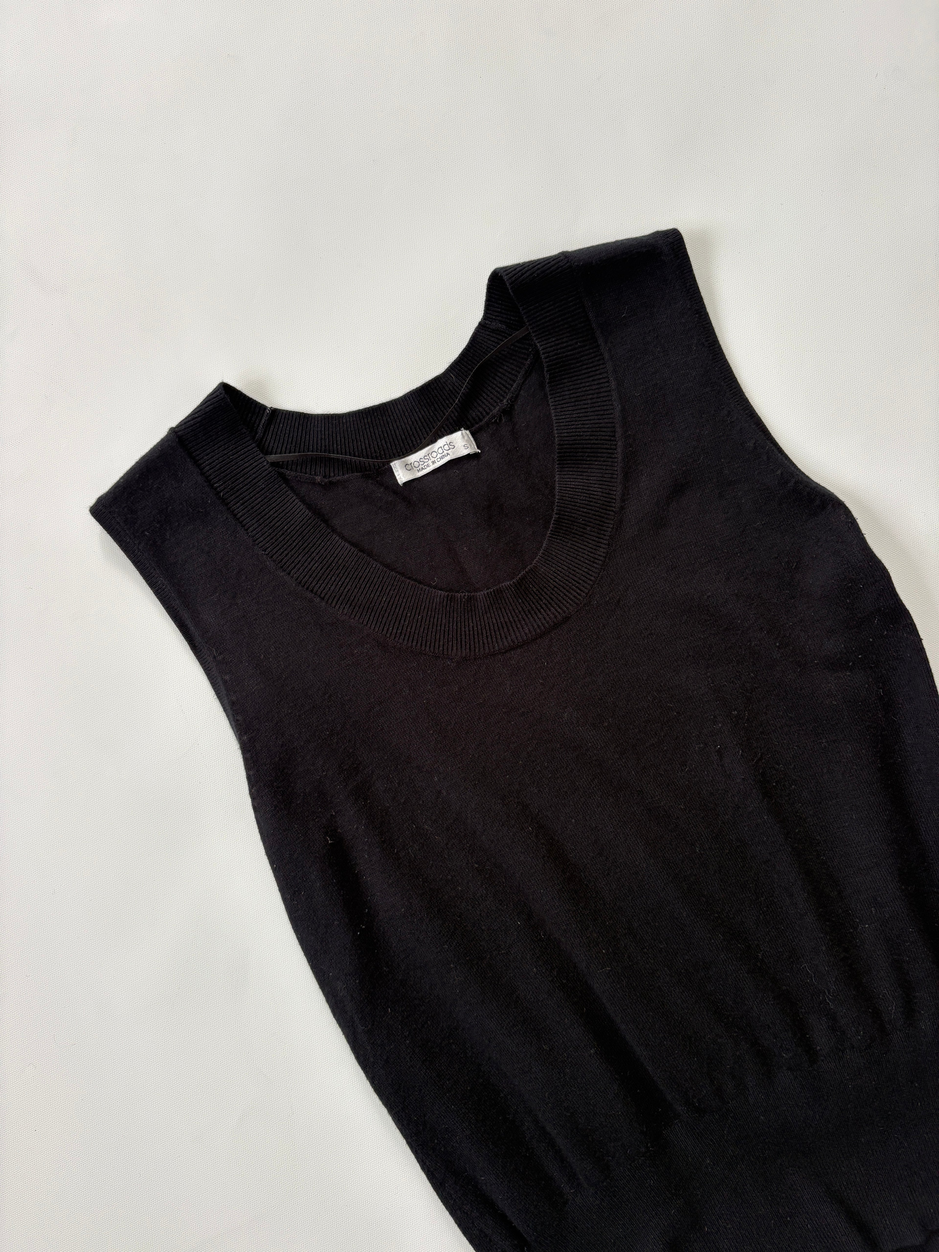 🔒941 / Black Scoop Neck Sweater Vest