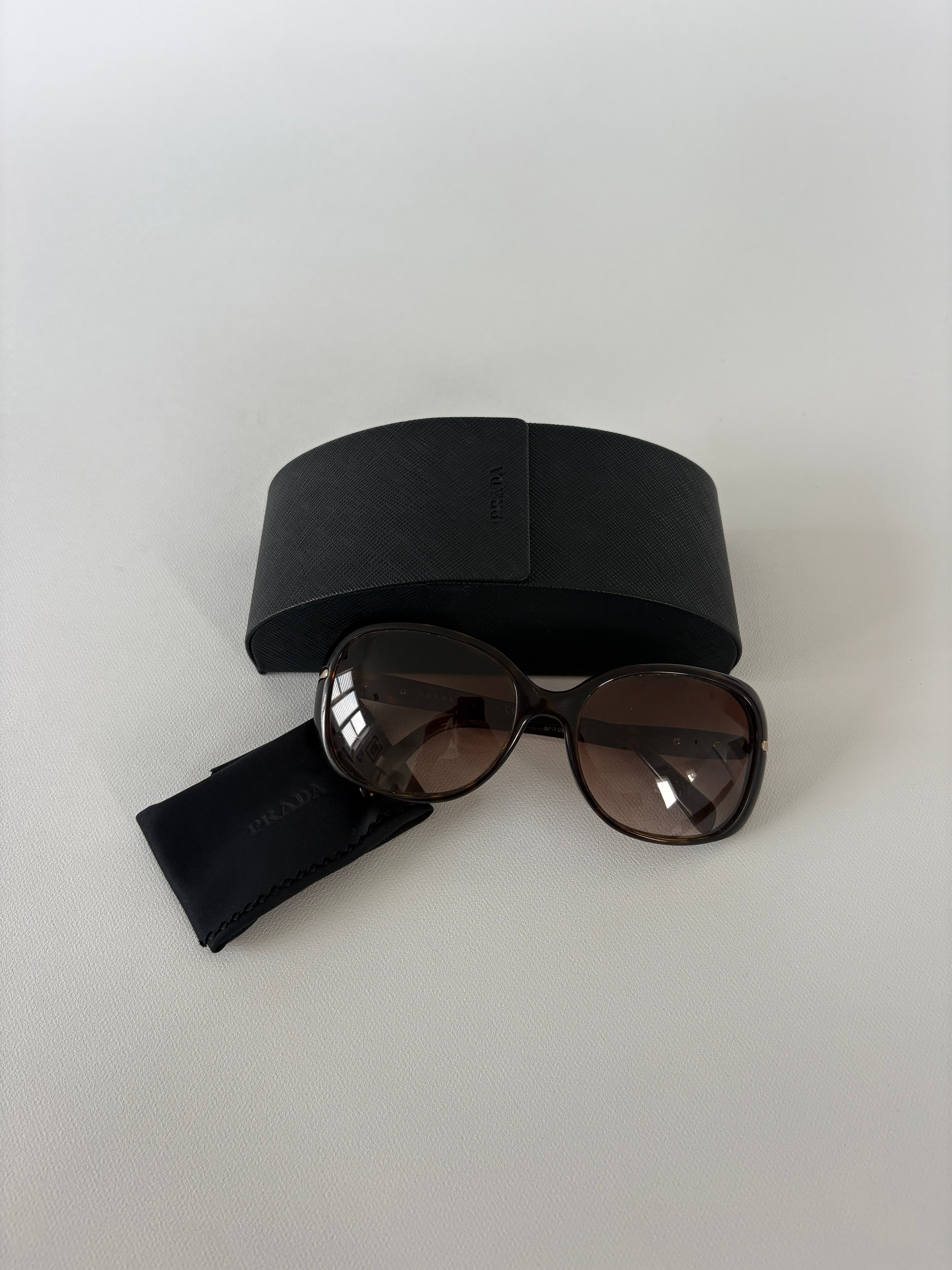 1238 / Brown Prada Round Sunglasses