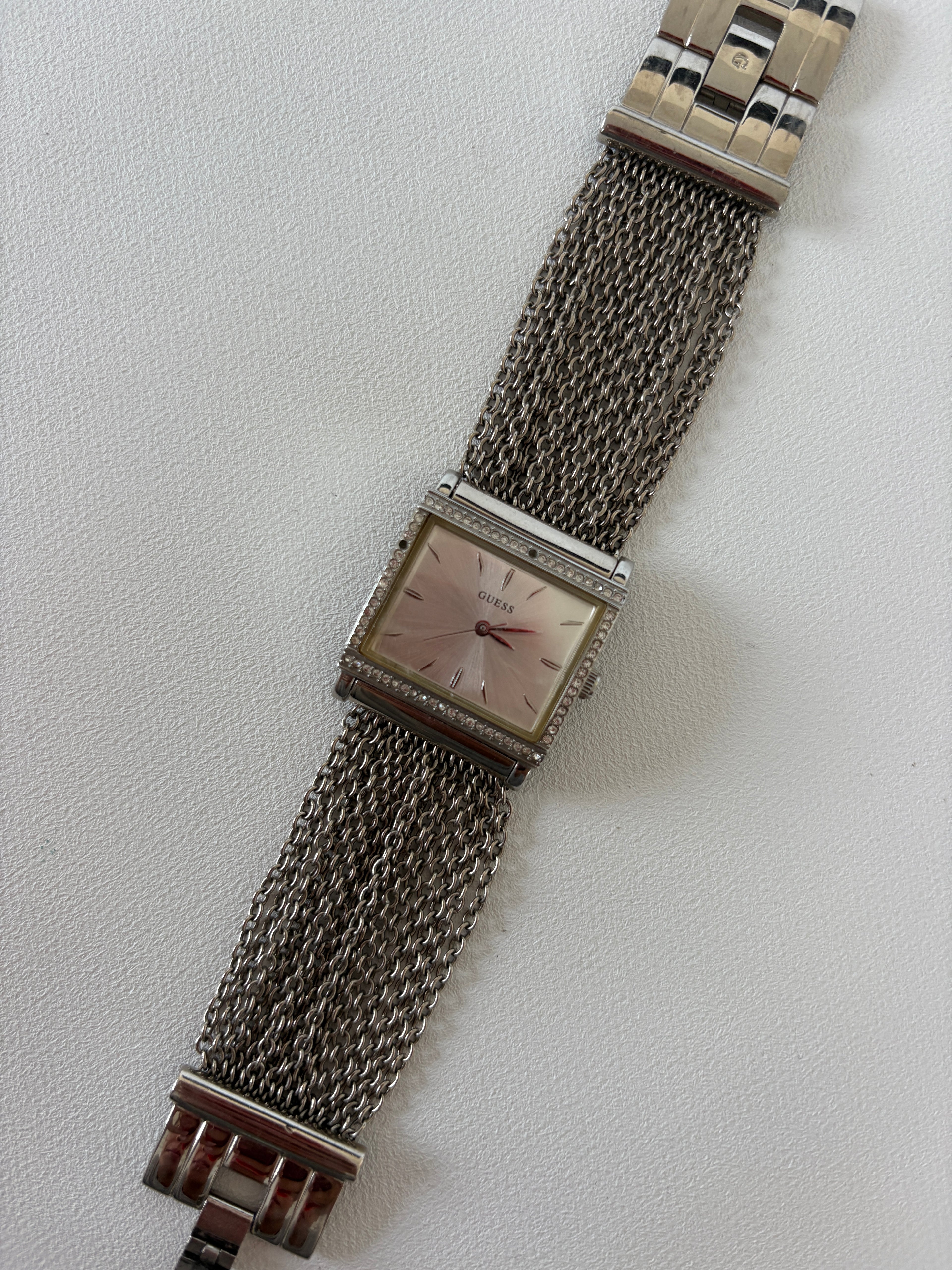 1219 / Guess Silver Chain Watch