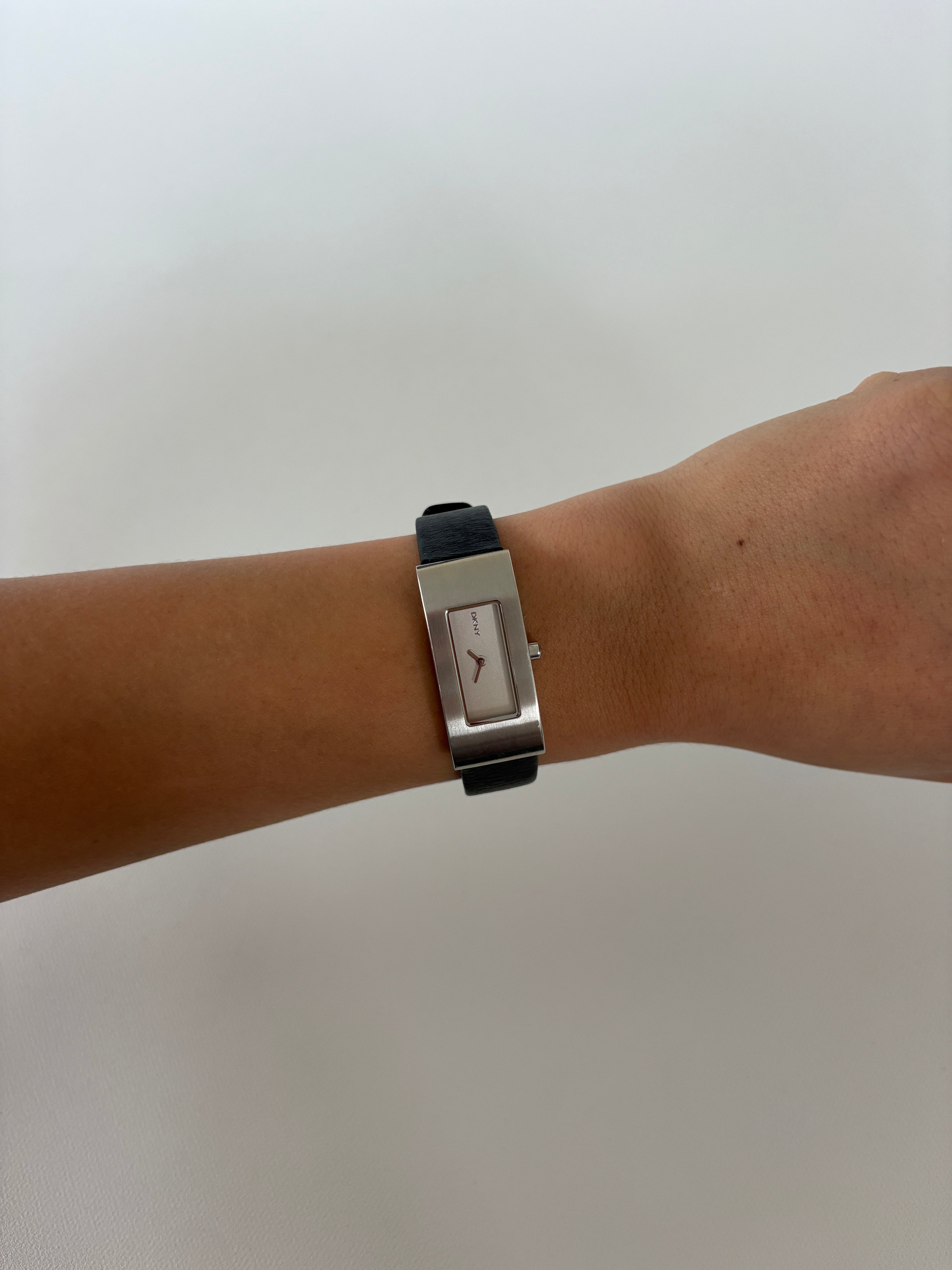 1162 / Black DKNY Rectangle Watch