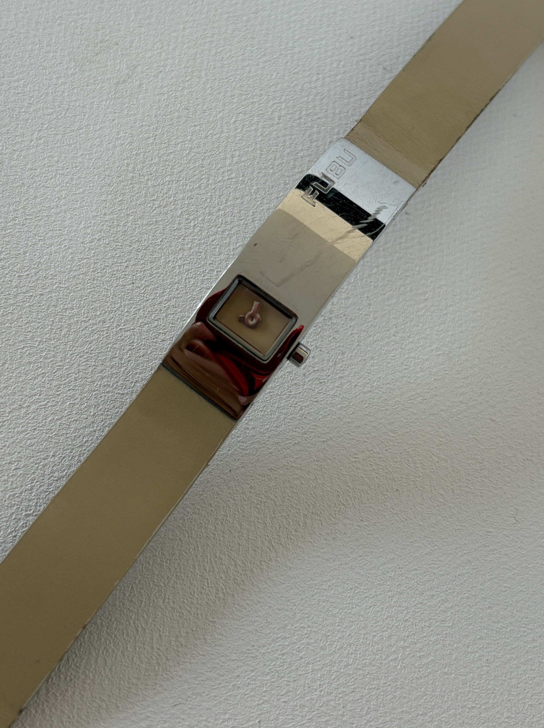 673 / Thin Cream Square Watch