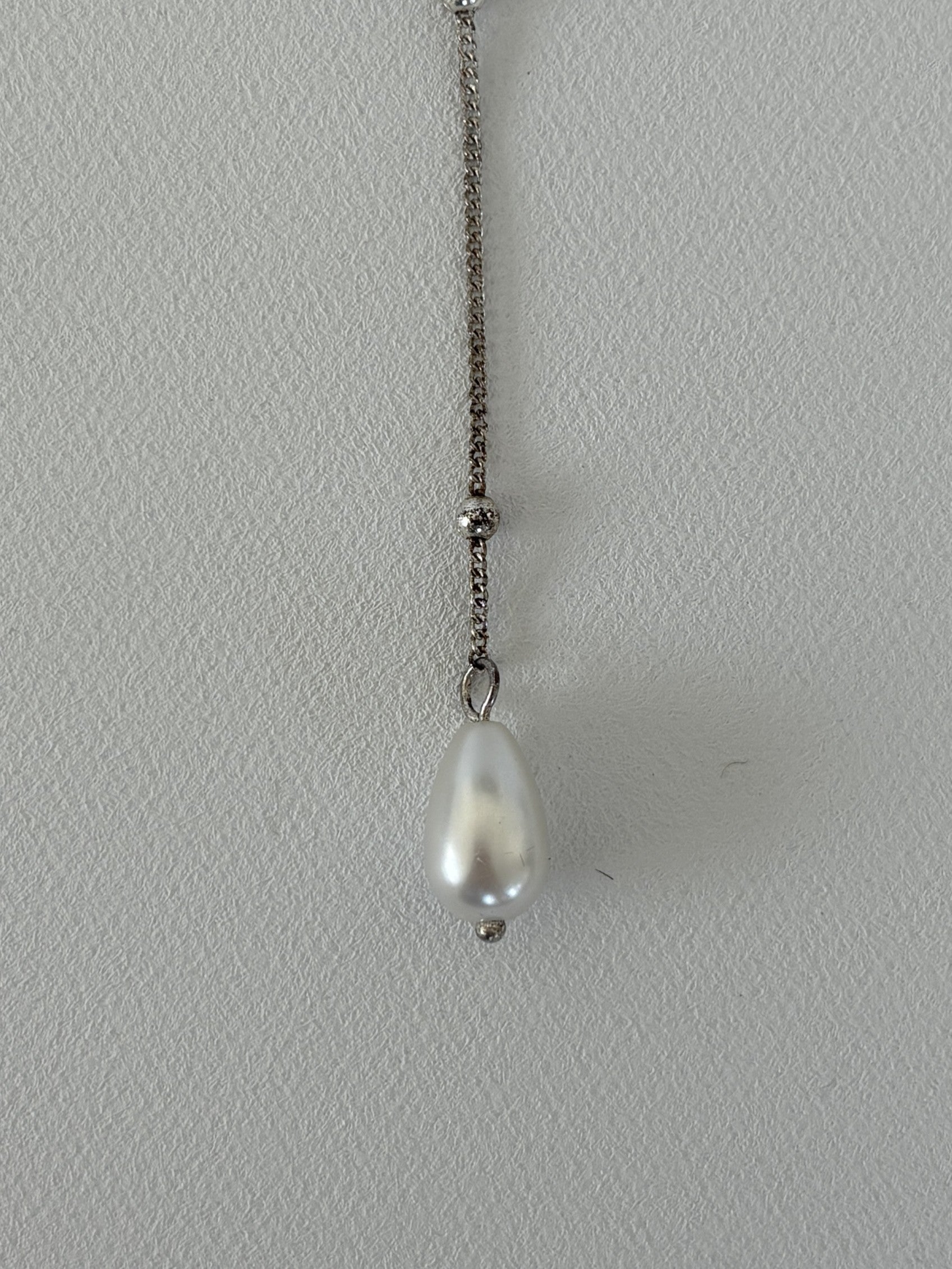 1321 / Pearl Drop Silver Necklace