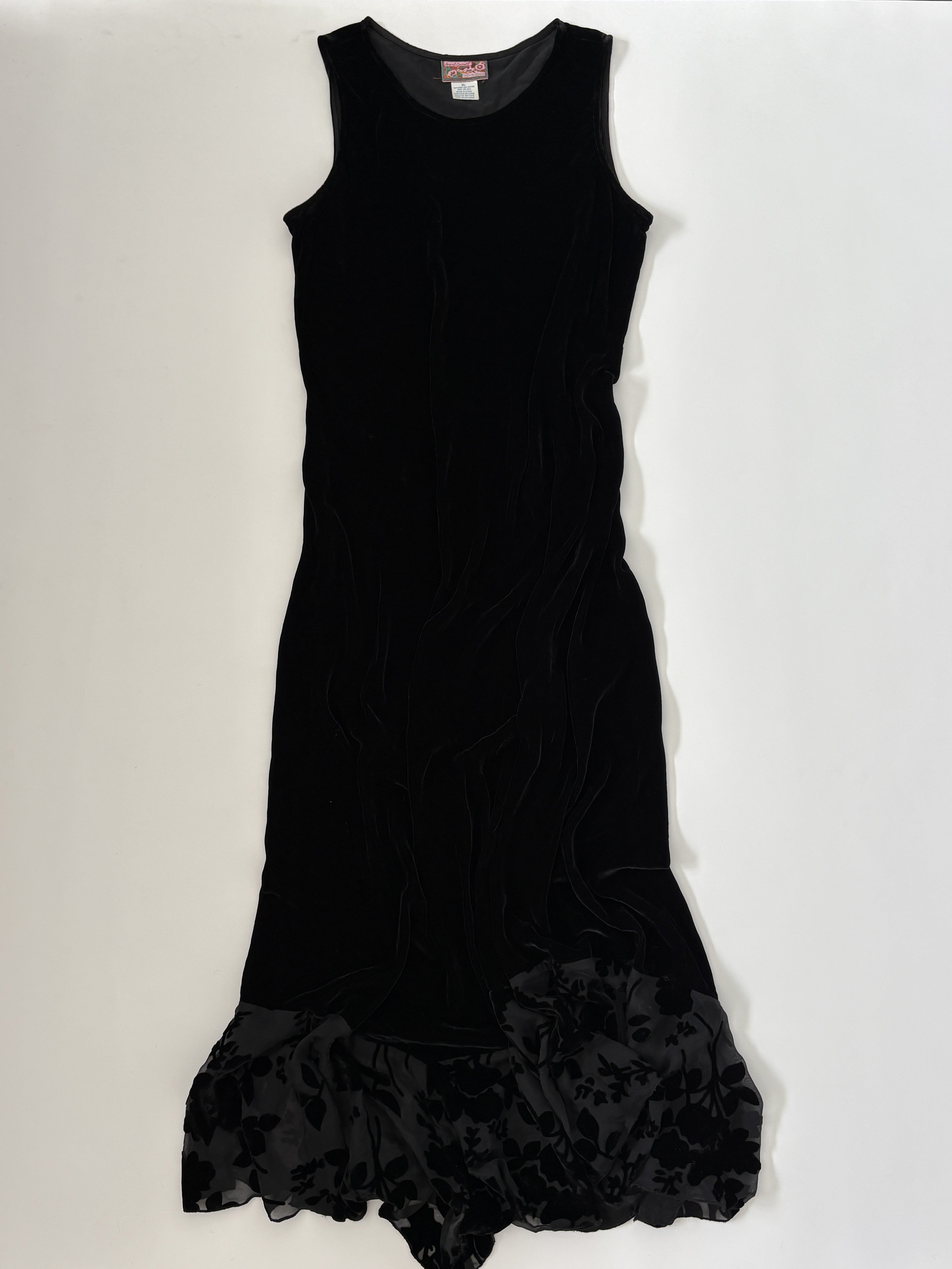 169 / Black Velvet Maxi Dress w/ Lace Trim