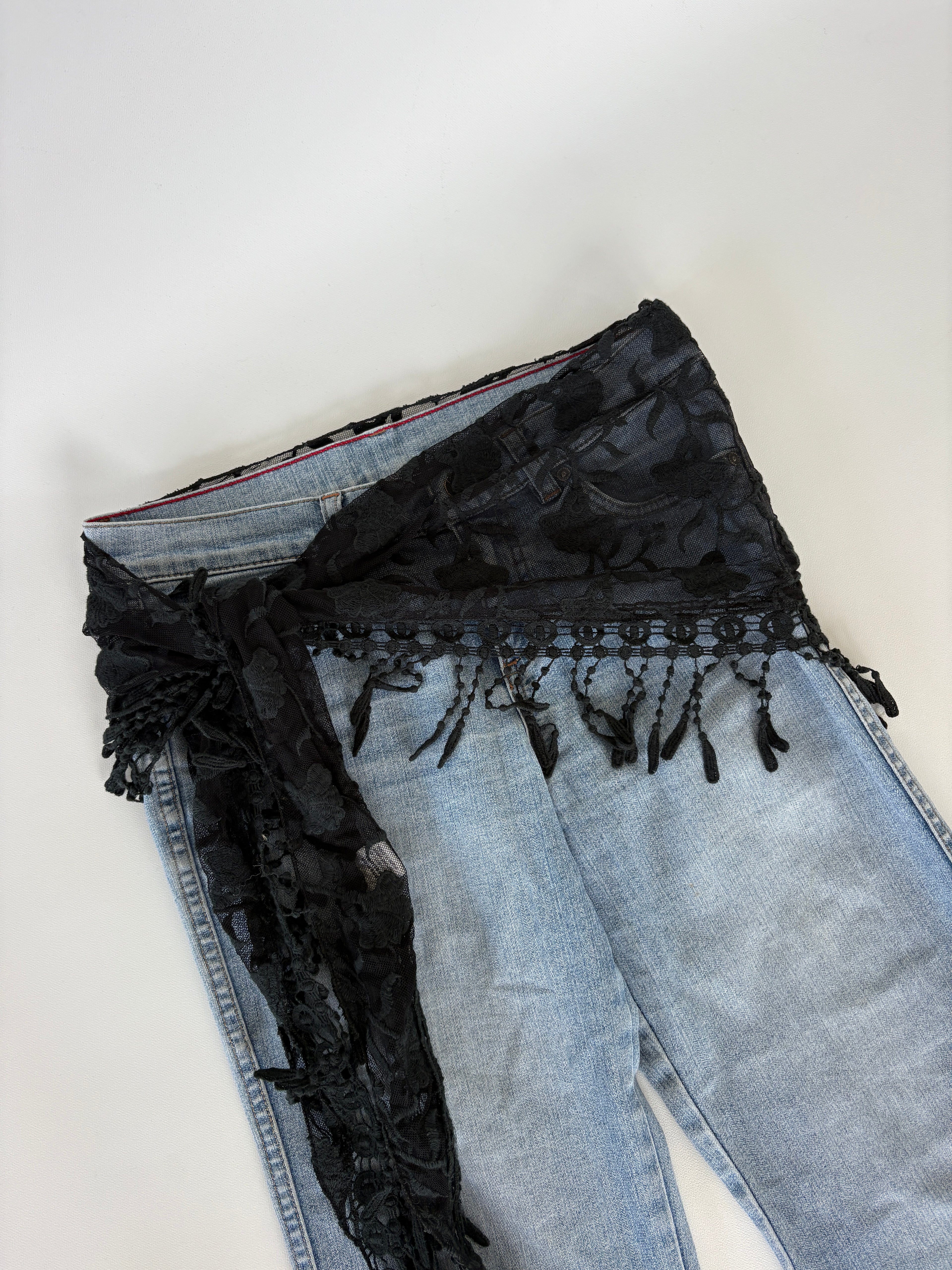 926 / Black Floral & Lace Scarf