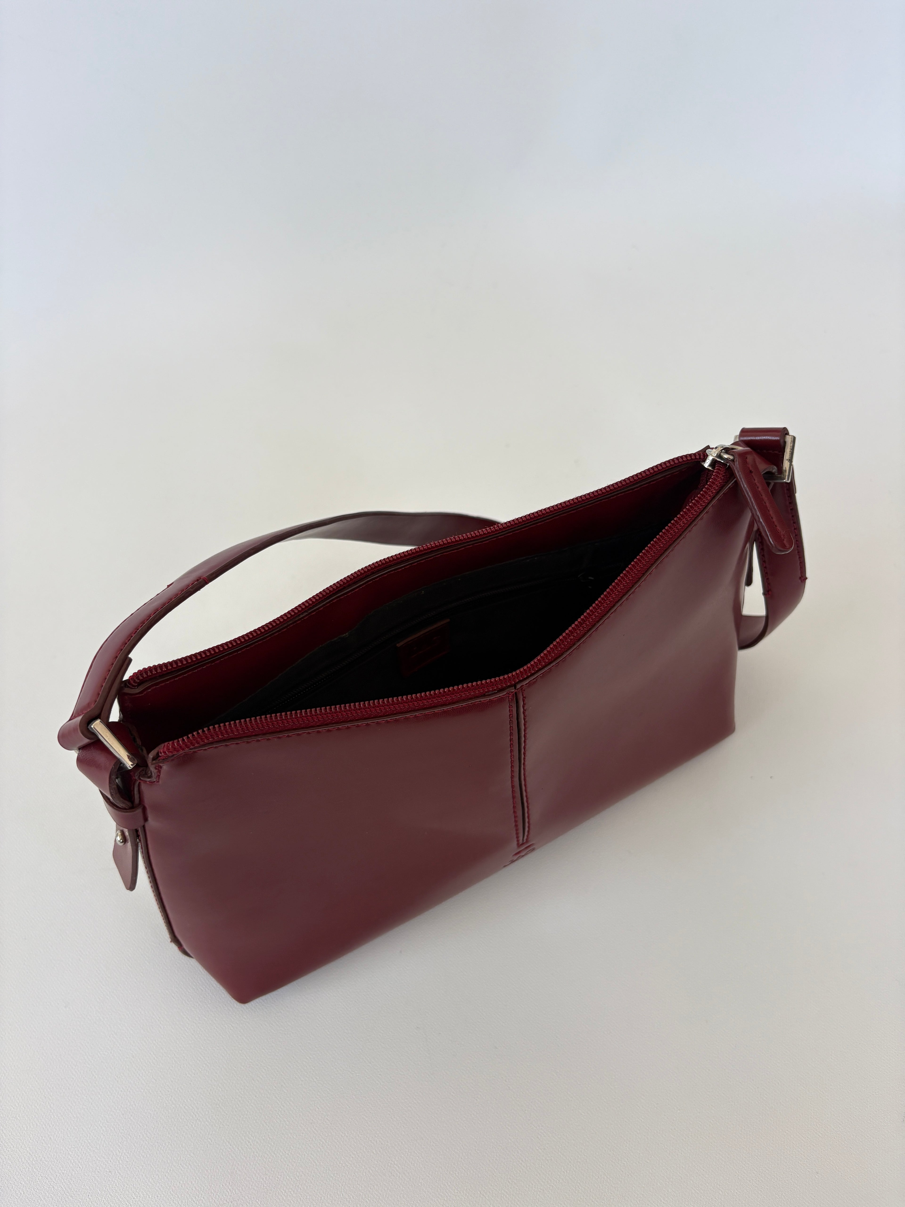 🔒891 / Burgundy JAG Bag