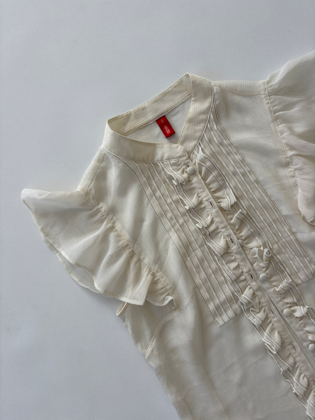 🔒 877 / Sheer Cream Ruffle Blouse