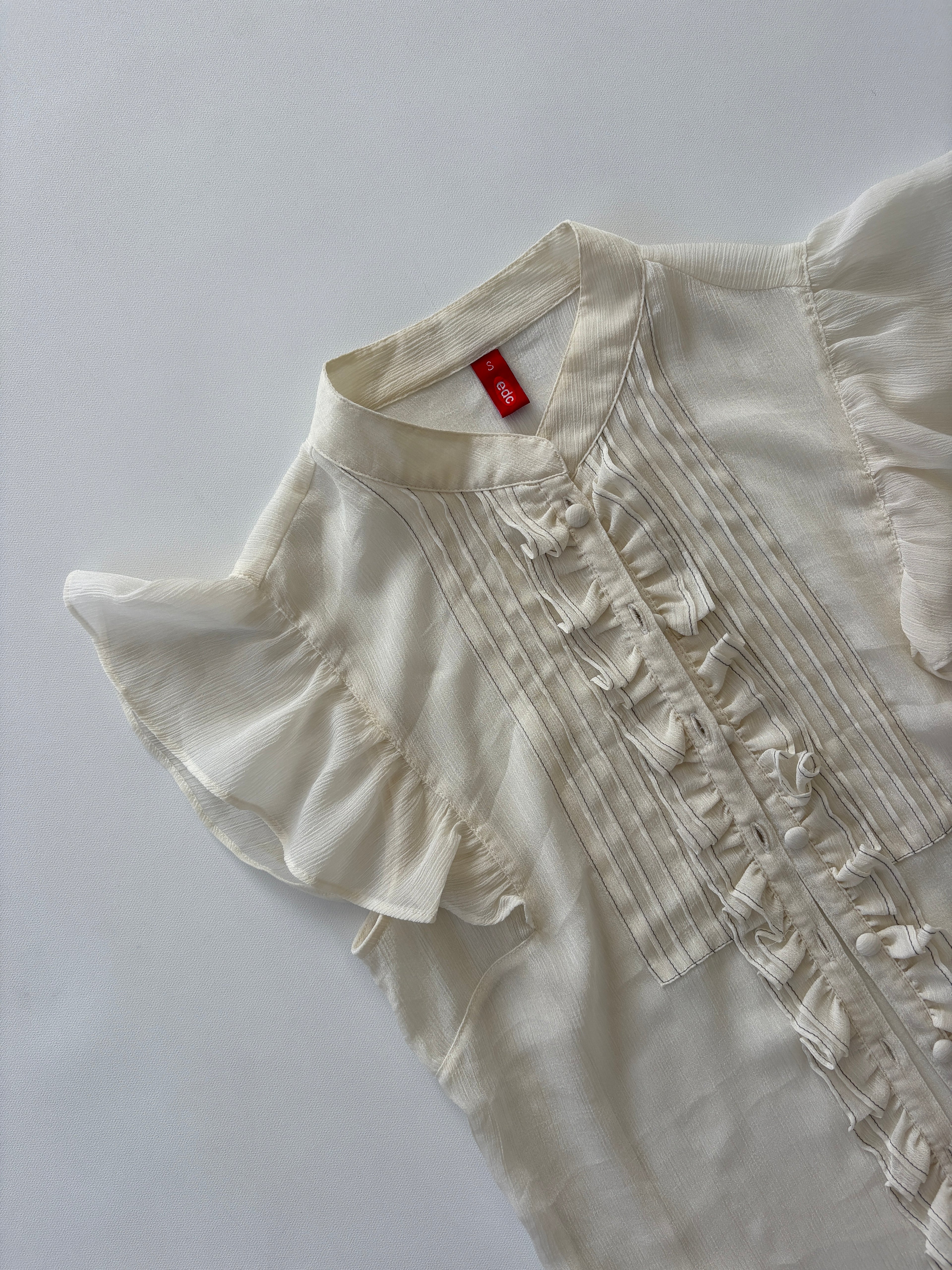 🔒 877 / Sheer Cream Ruffle Blouse
